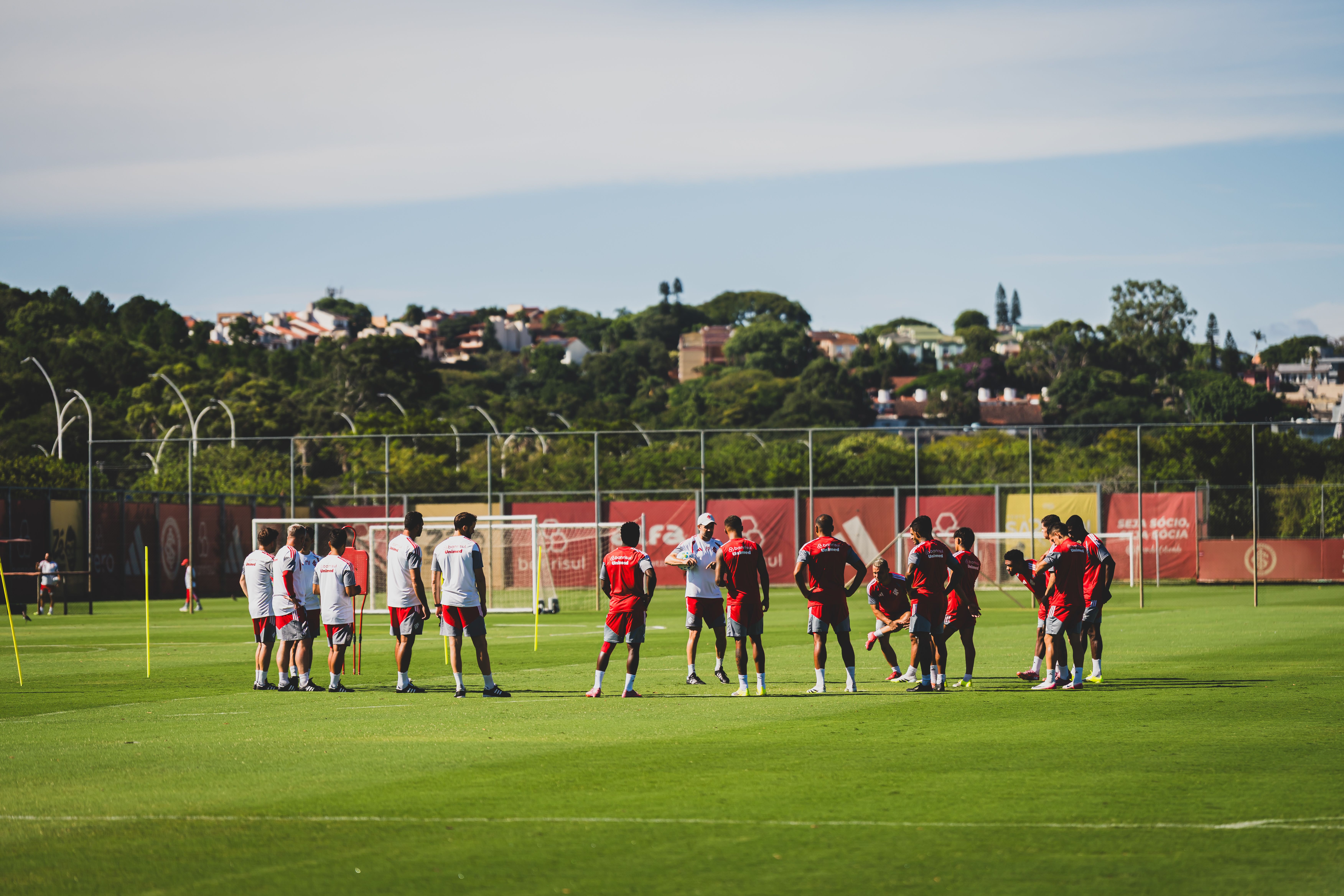 Domingo de trabalhos fortes no CT Parque Gigante