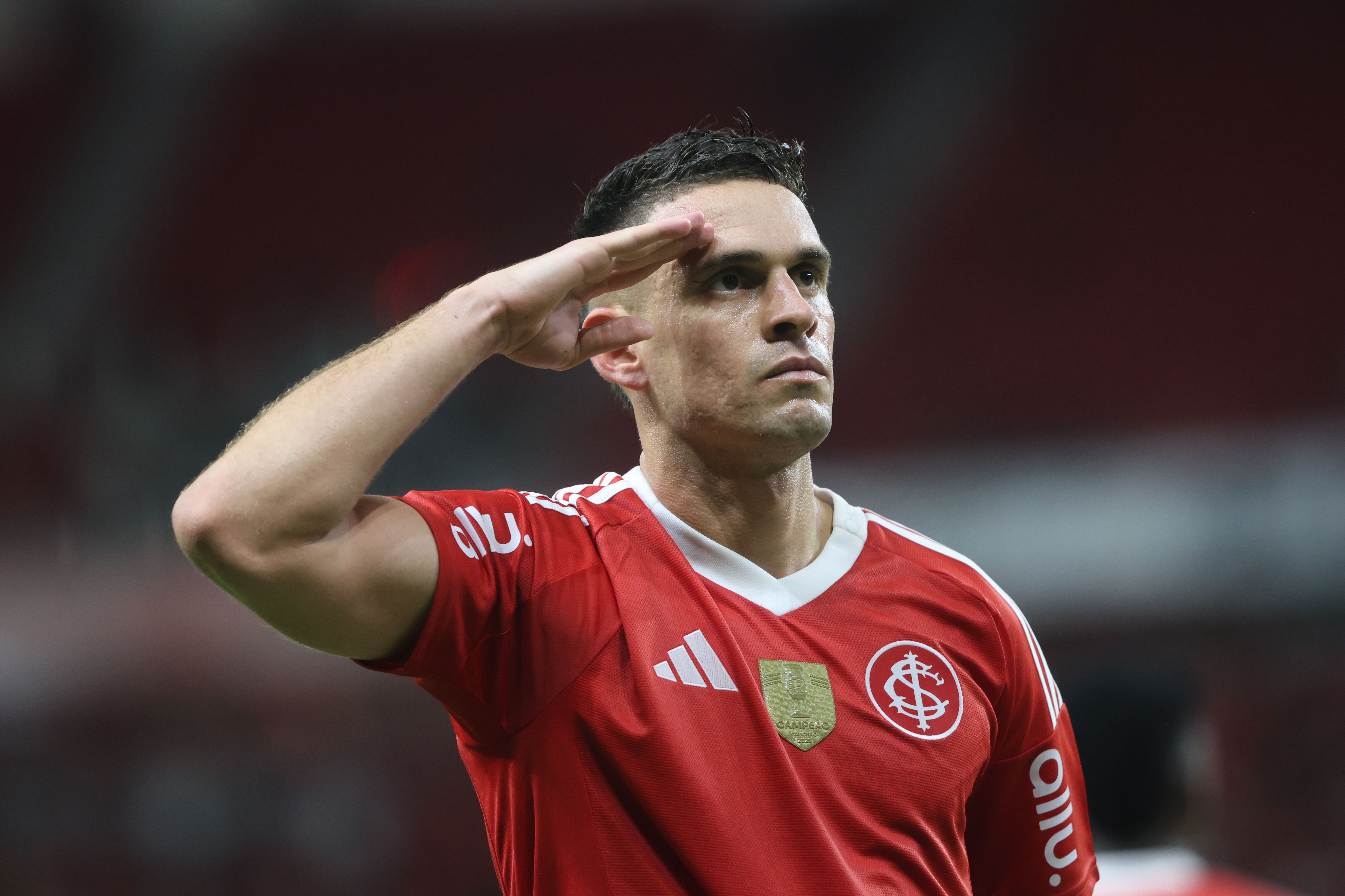 INTER VENCE GRE-NAL POR 4 A 2