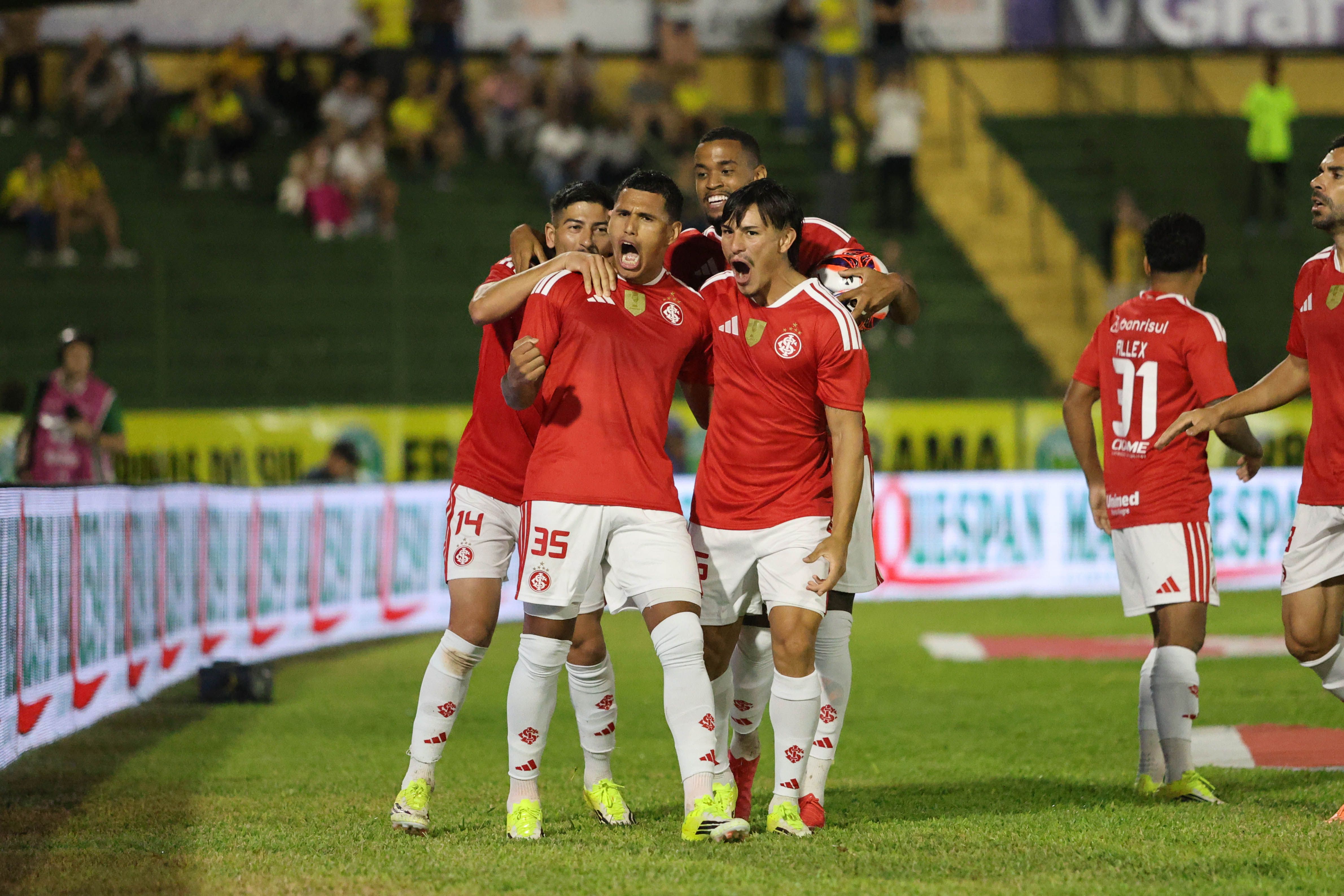 Inter vence primeira partida da semifinal por 3 a 0 no Colosso da Lagoa