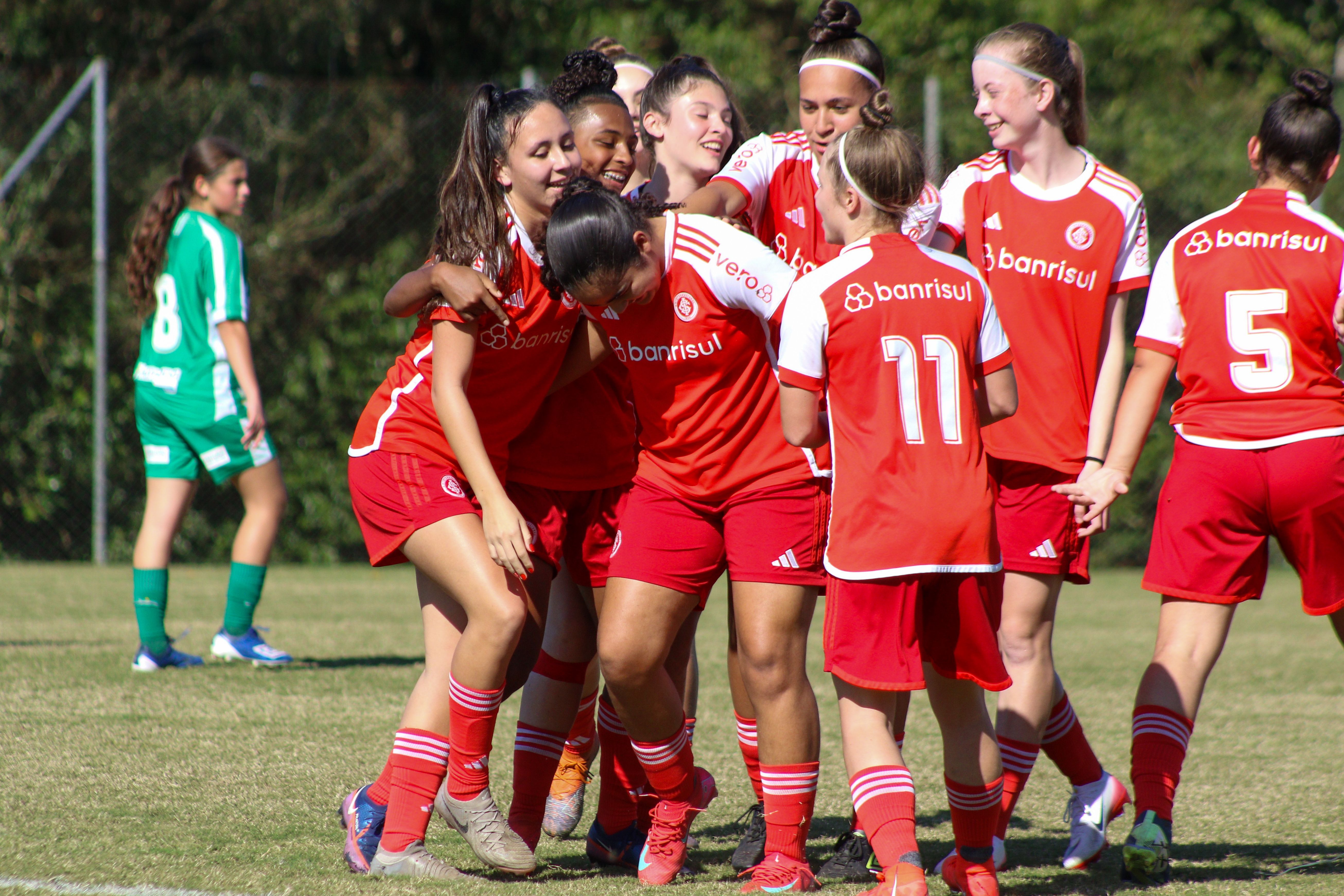 Sub-15 das Gurias vence e garante vaga na semifinal do Gauchão