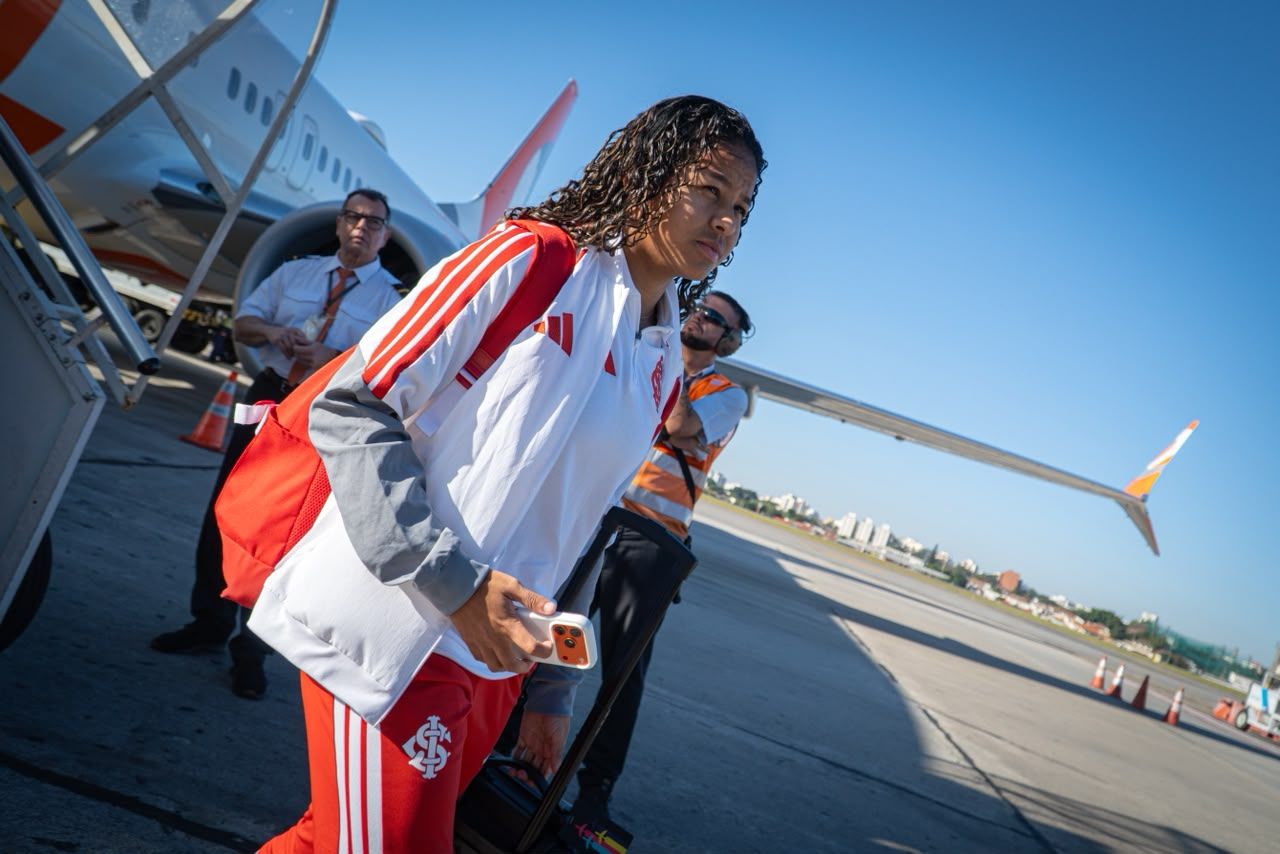 Gurias Coloradas chegam a São Paulo para duelo contra o Palmeiras pelo Brasileirão