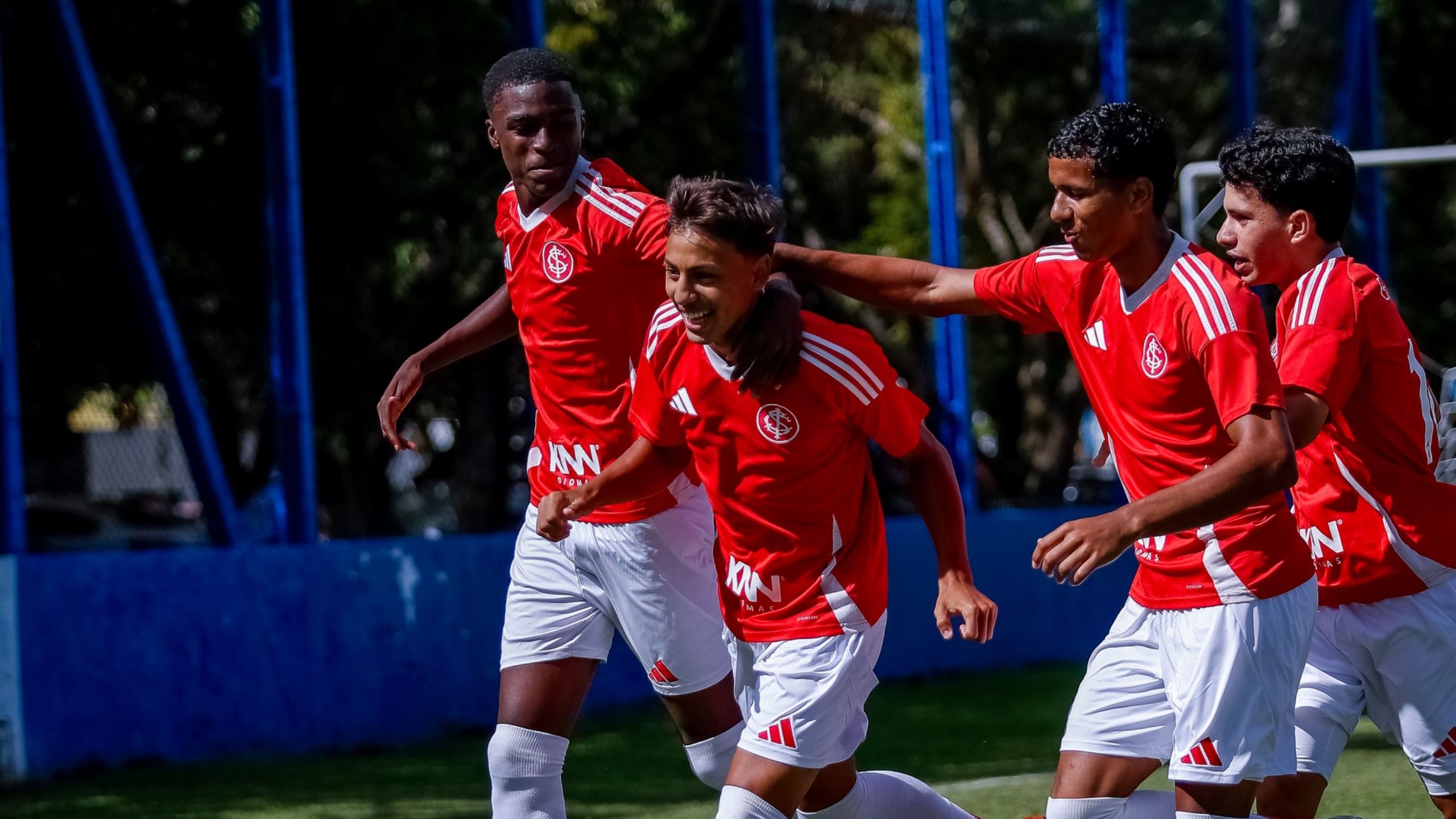 Celeiro mantém invencibilidade na Copa Guaporé e goleia na Liga Serrana