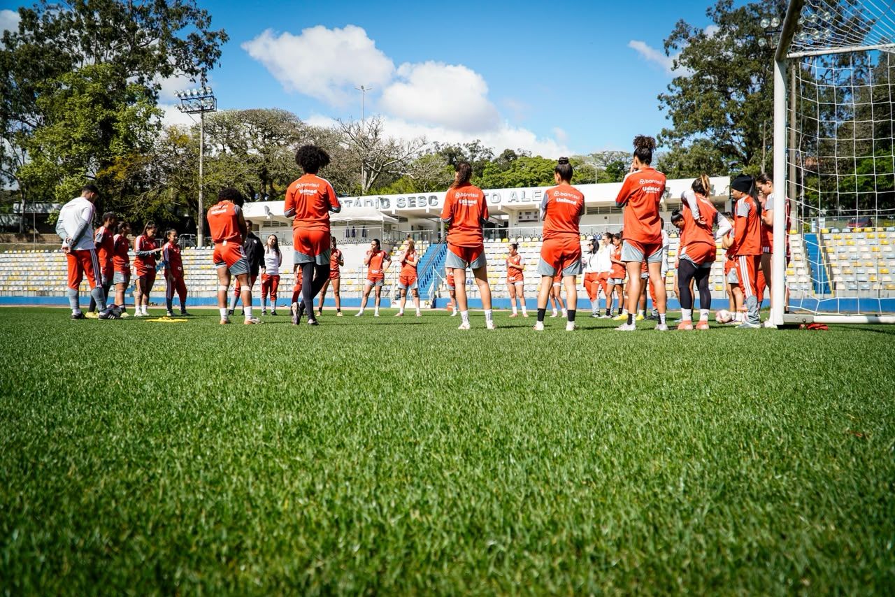 Gurias Coloradas realizam treinamento no Sesc de olho na segunda rodada do Gauchão

