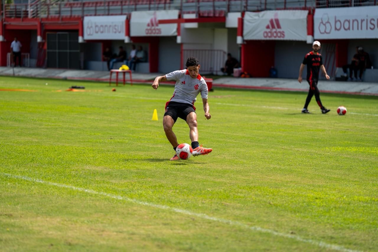 Inter realiza último treino na Morada dos Quero-Queros