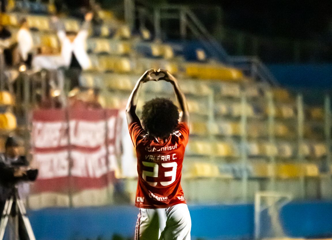 Gurias vencem o Fluminense e sobem na tabela do Brasileirão