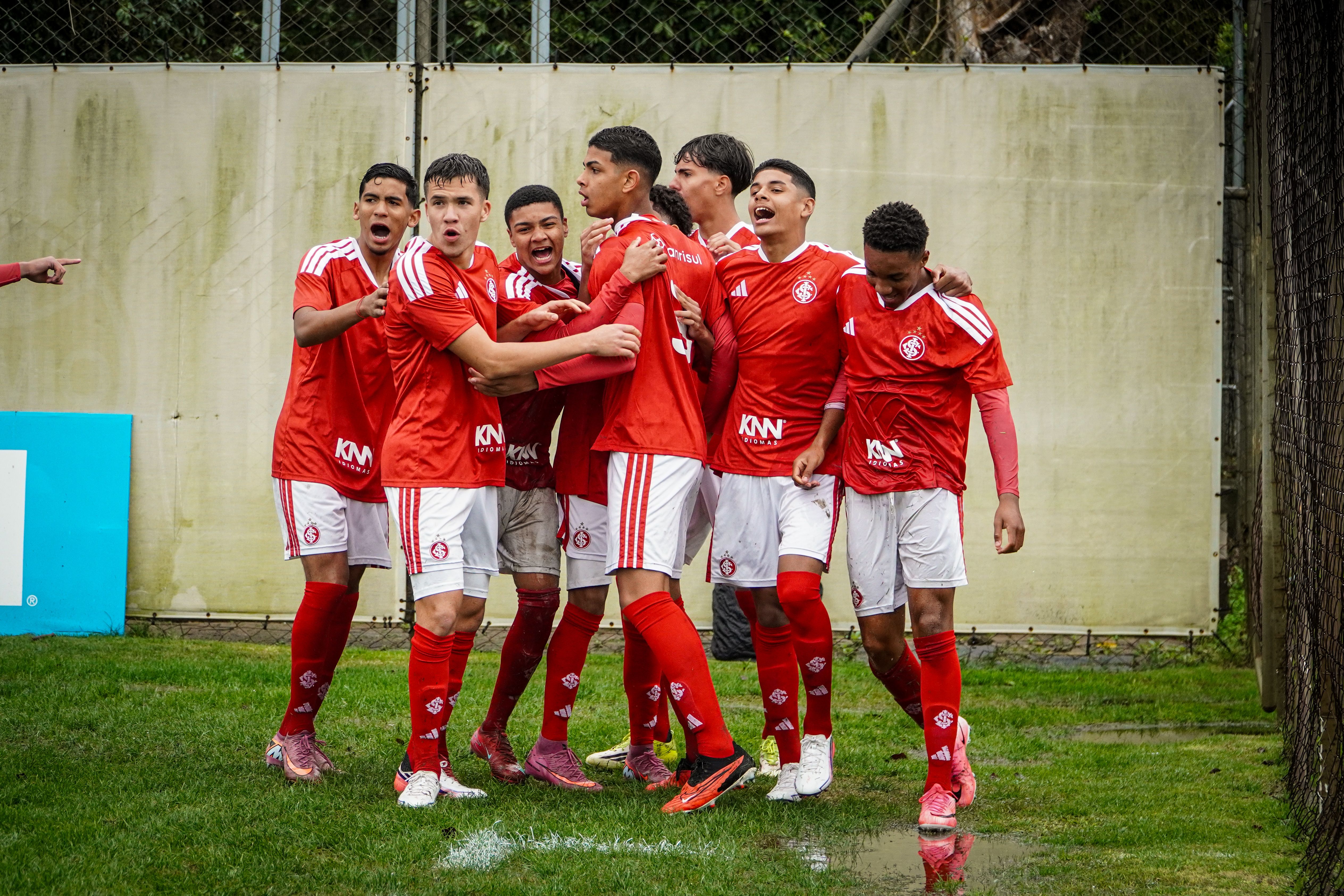 Celeiro vence clássico e sai em vantagem na semifinal do Gauchão Sub-15