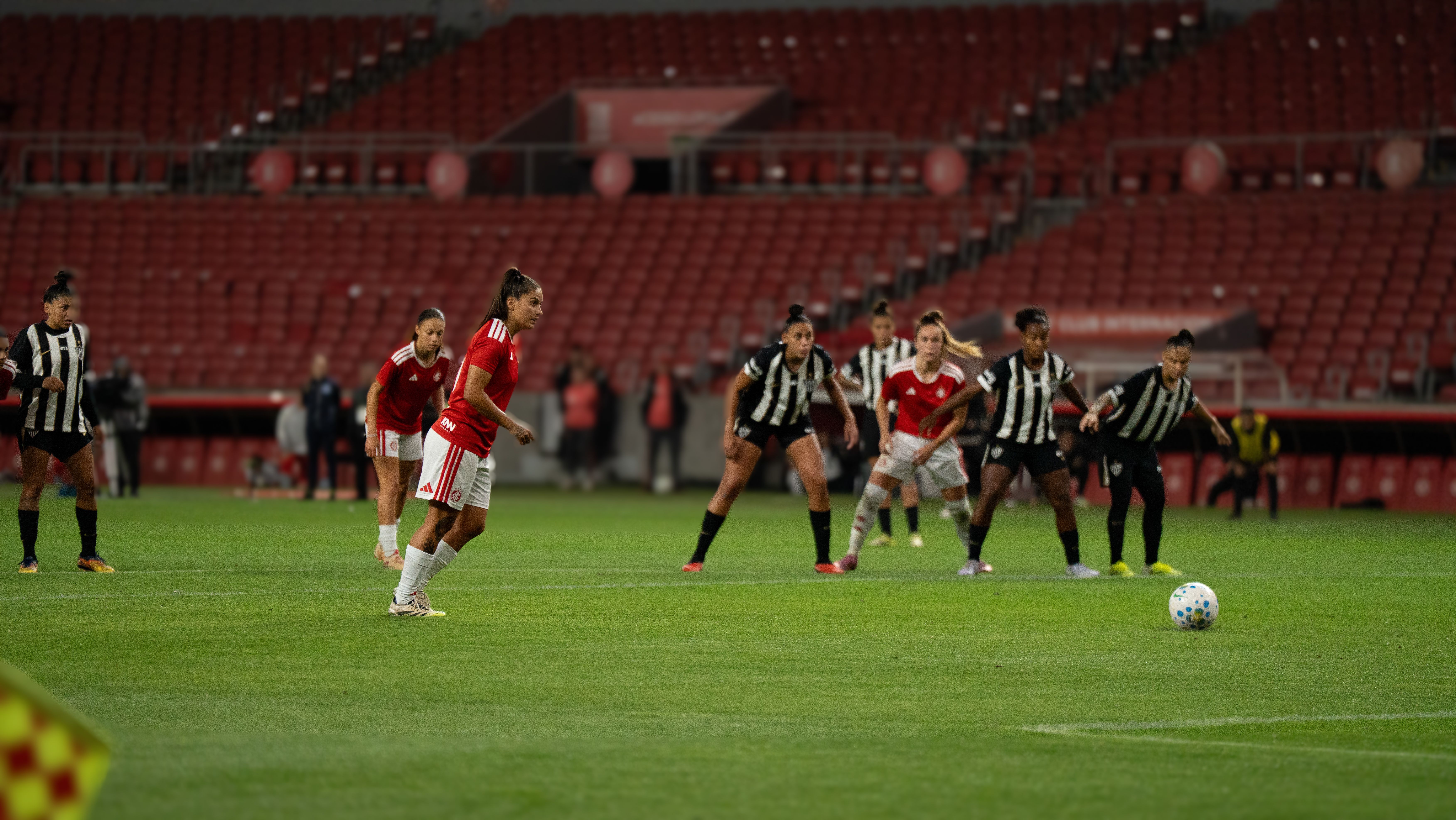 Gurias abrem as quartas de final da Copa do Brasil com empate no Beira-Rio