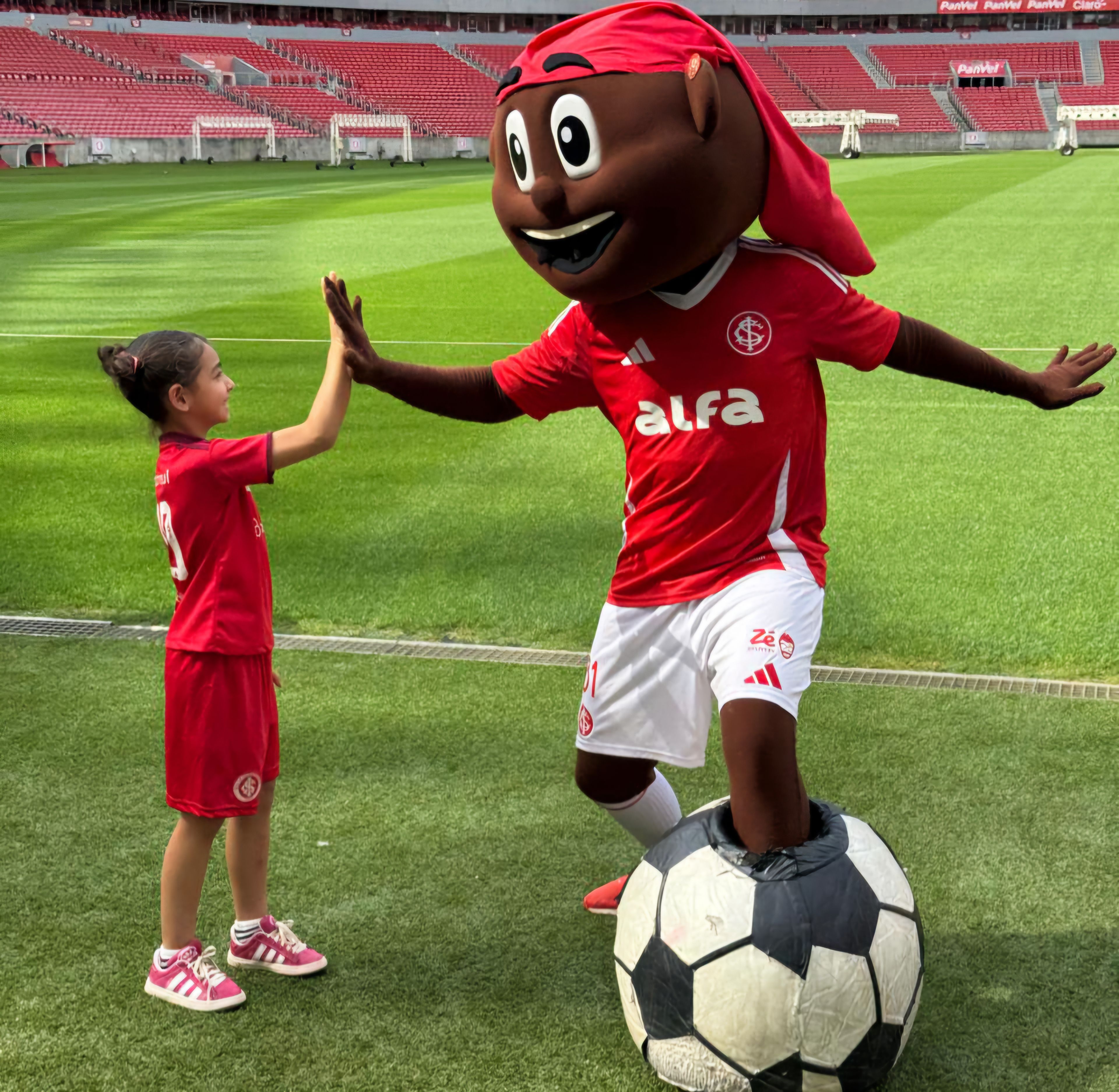 Museu do Inter realiza ação especial de Dia das Crianças no Beira-Rio