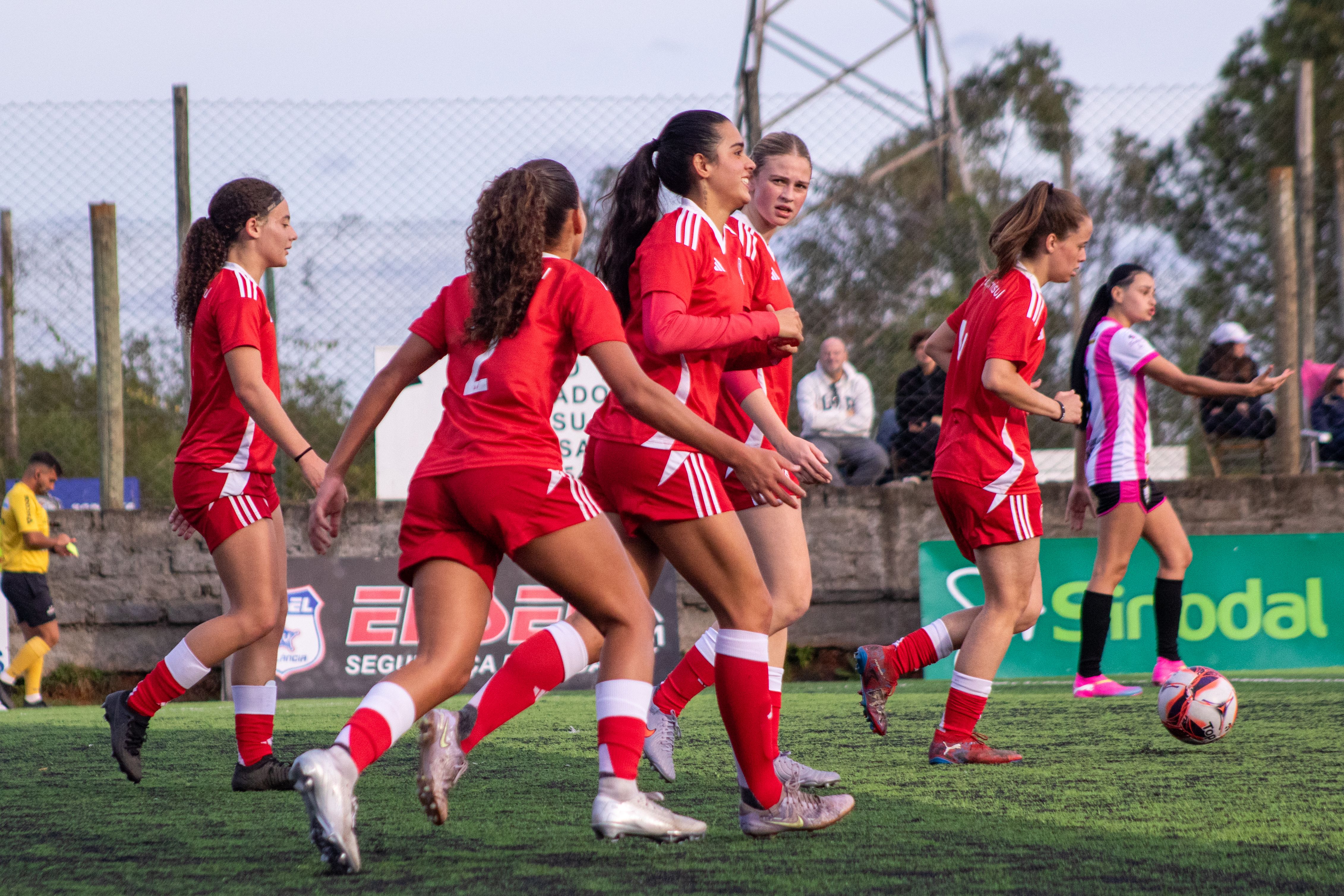 Sub-20 das Gurias Coloradas goleia o Salomé pelo Gauchão Feminino