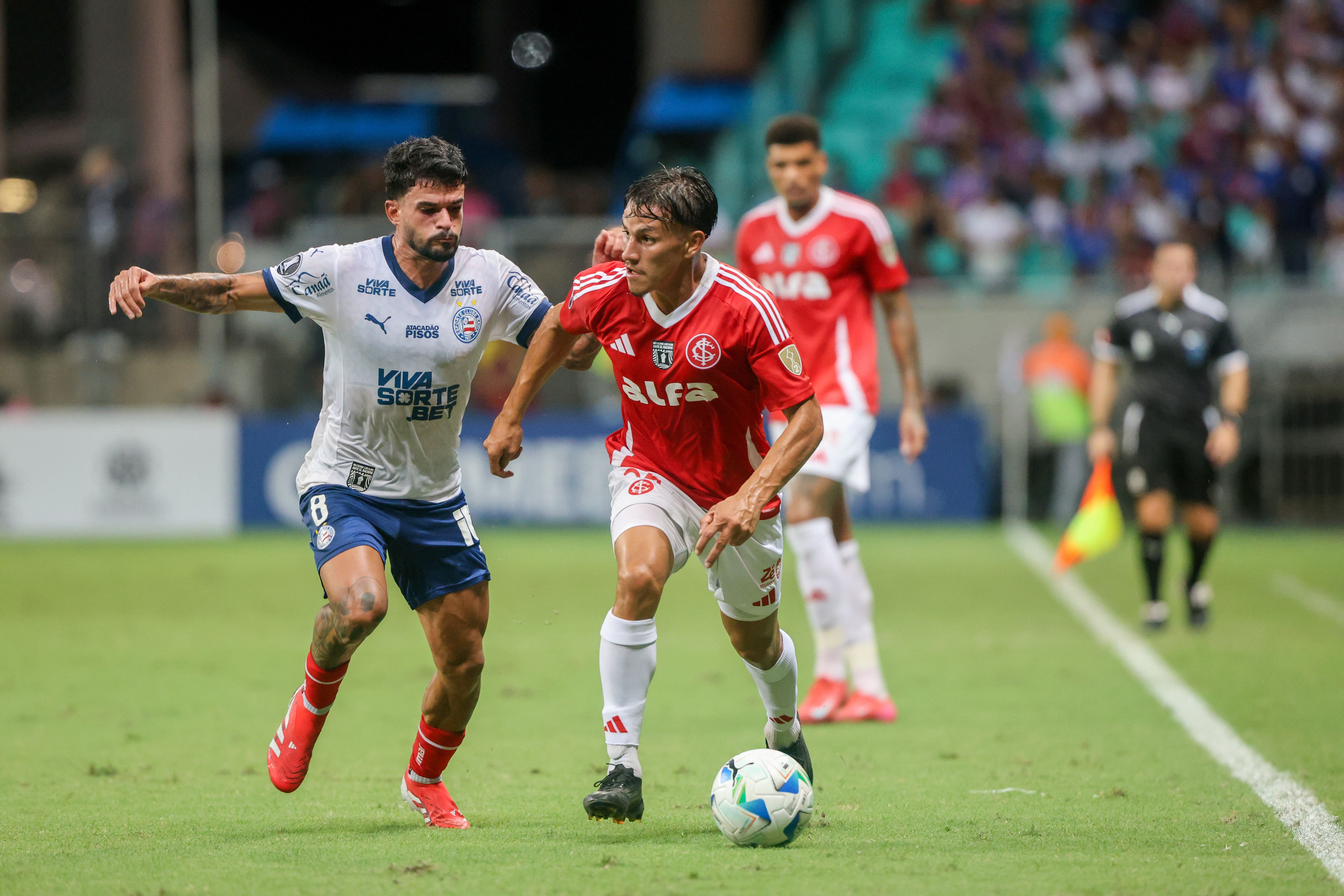 Raio-X: Inter enfrenta o Bahia na Fonte Nova em partida atrasada do Brasileirão
