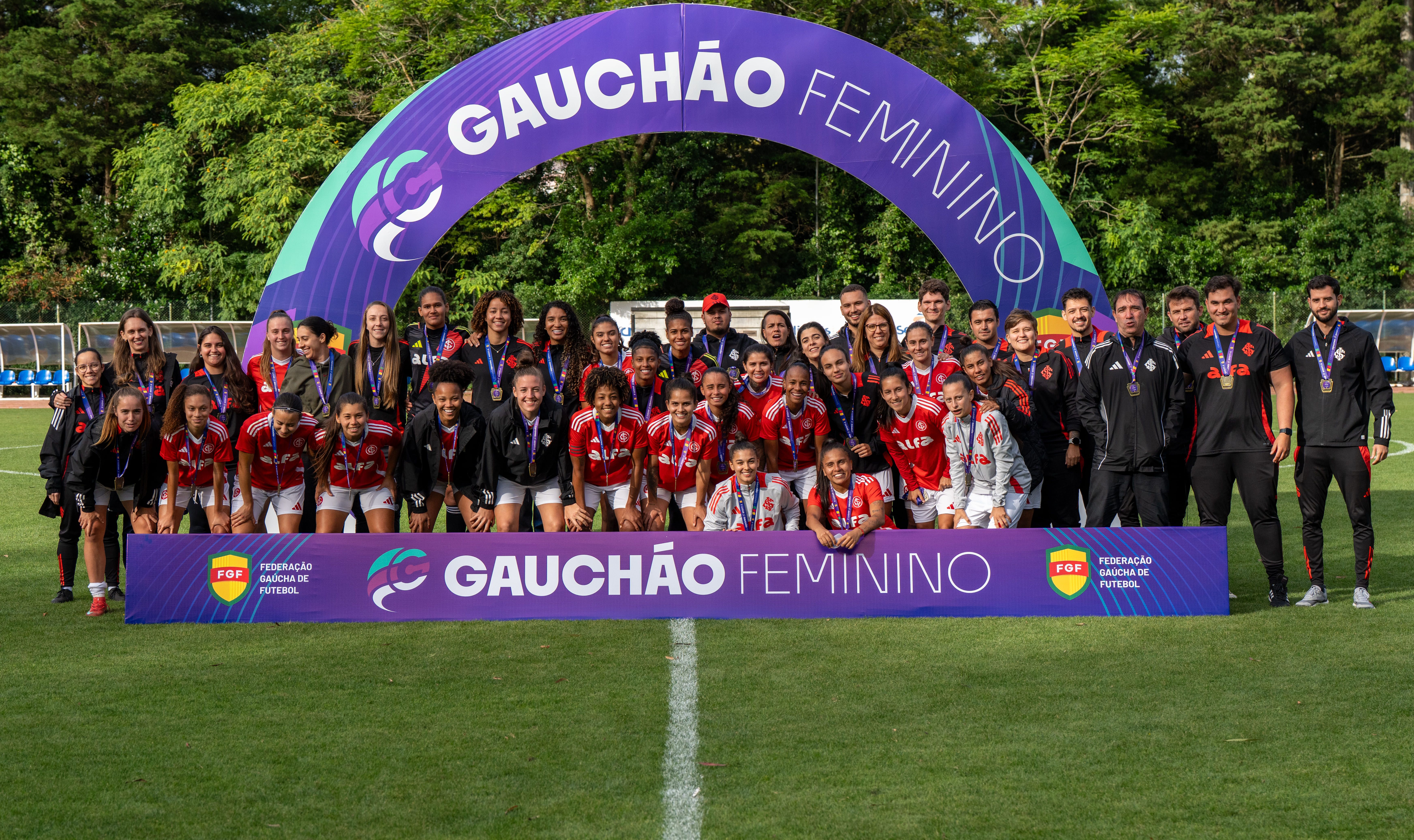 Gurias Coloradas goleiam o Brasil na decisão do terceiro lugar