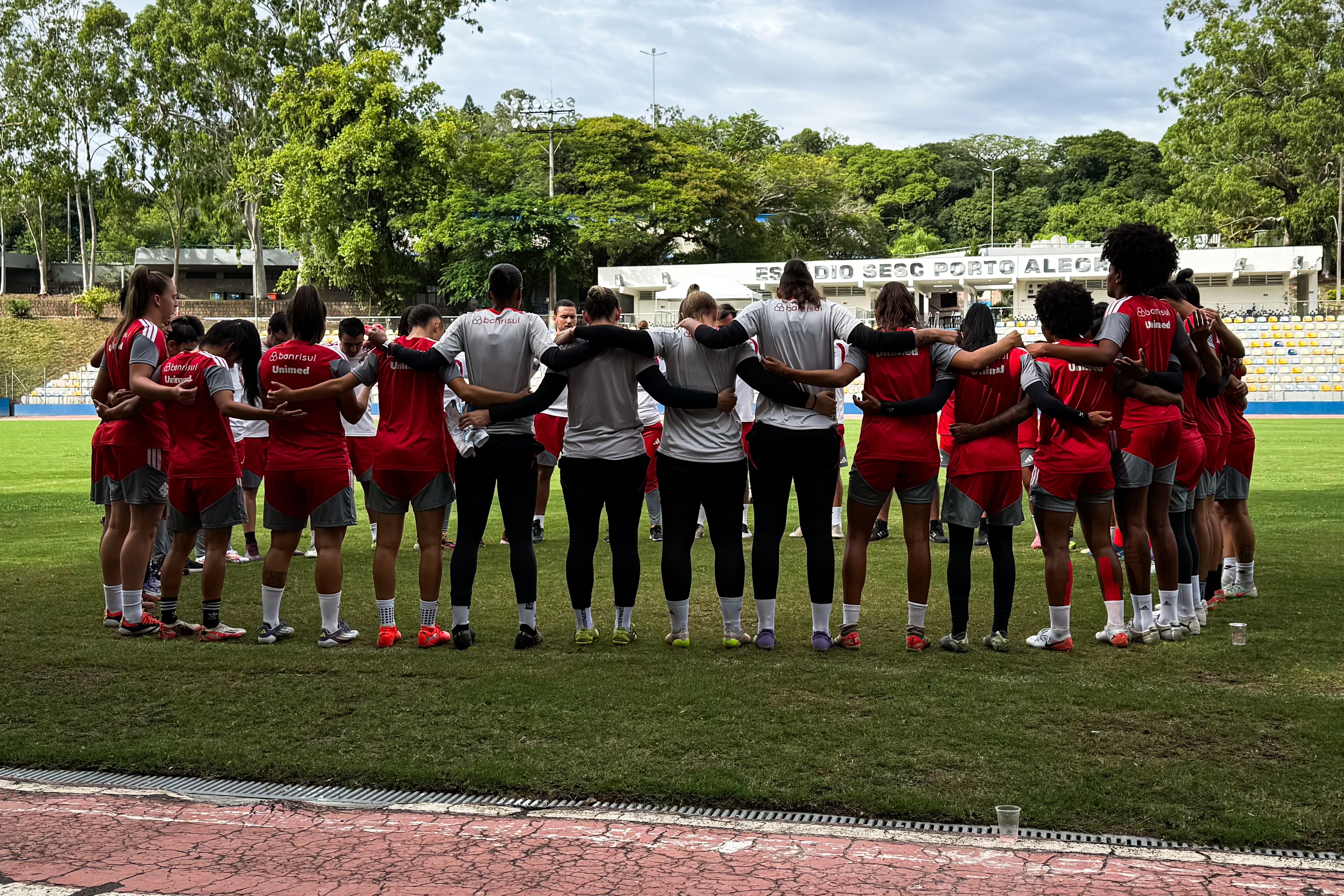 Gurias Coloradas se reapresentam após vitória no Brasileirão