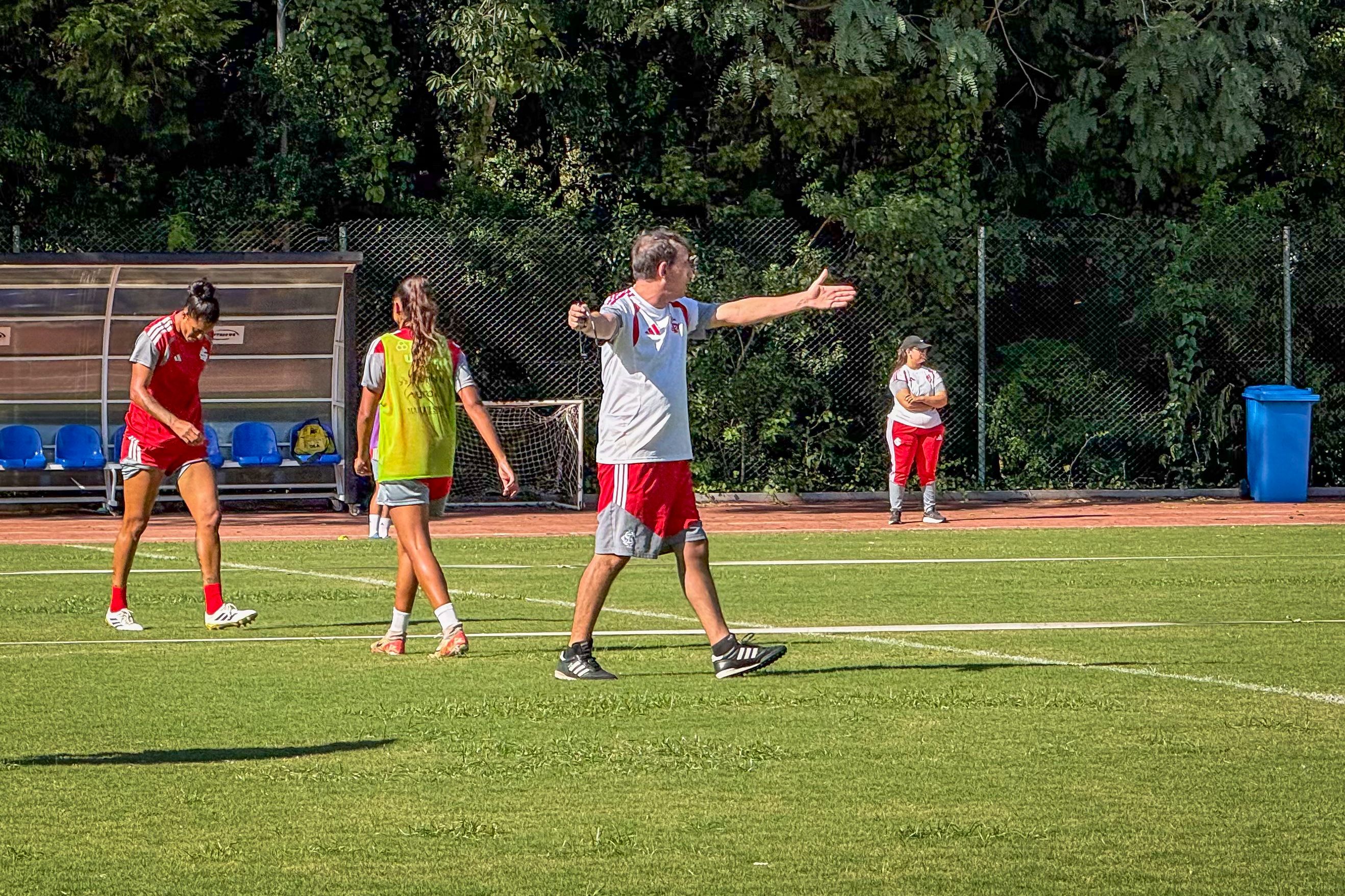Gurias Coloradas iniciam semana de treinos durante a Data FIFA visando sequência do Brasileirão