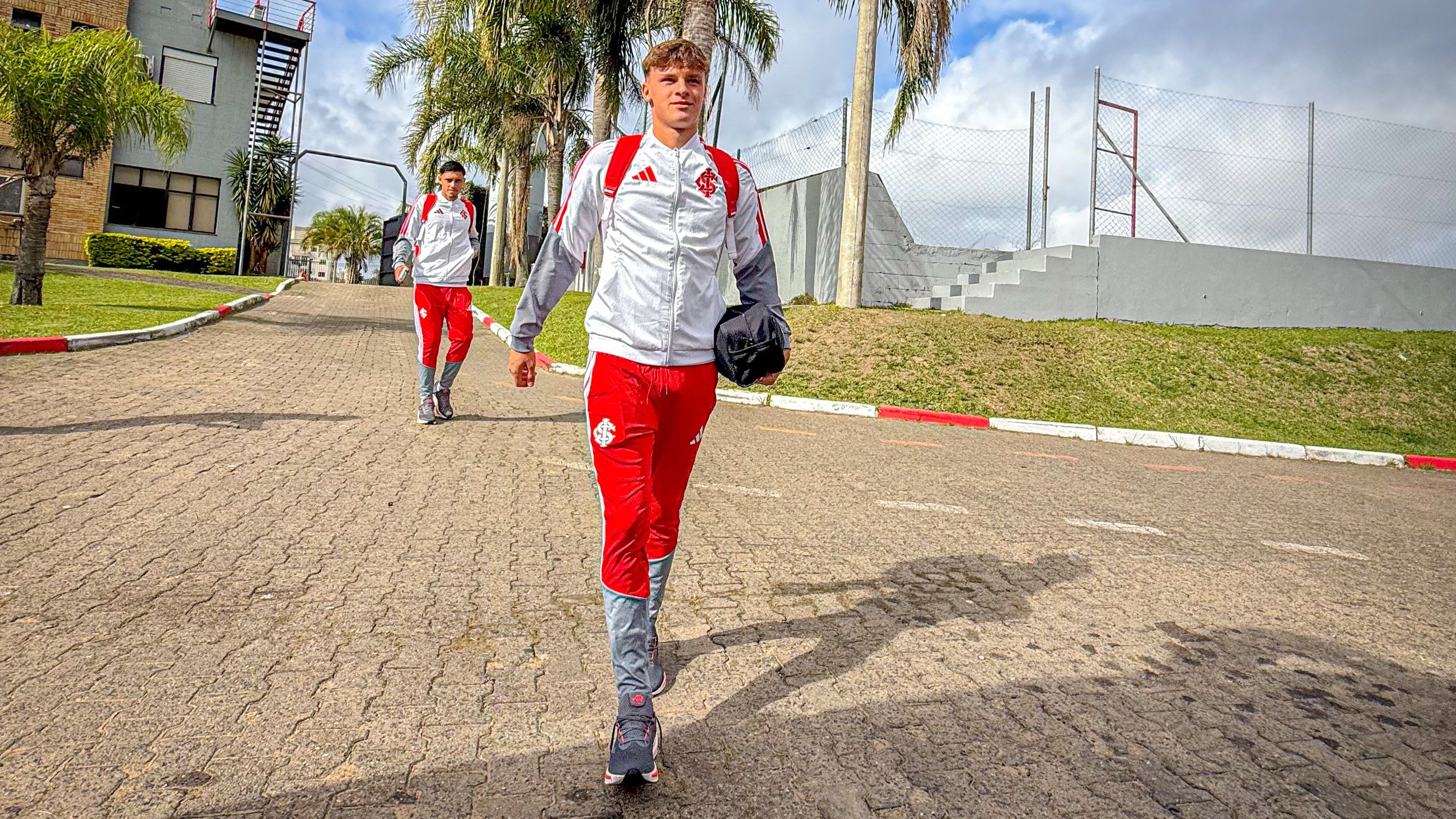 Sub-17 finaliza preparação e inicia deslocamento para enfrentar o Botafogo