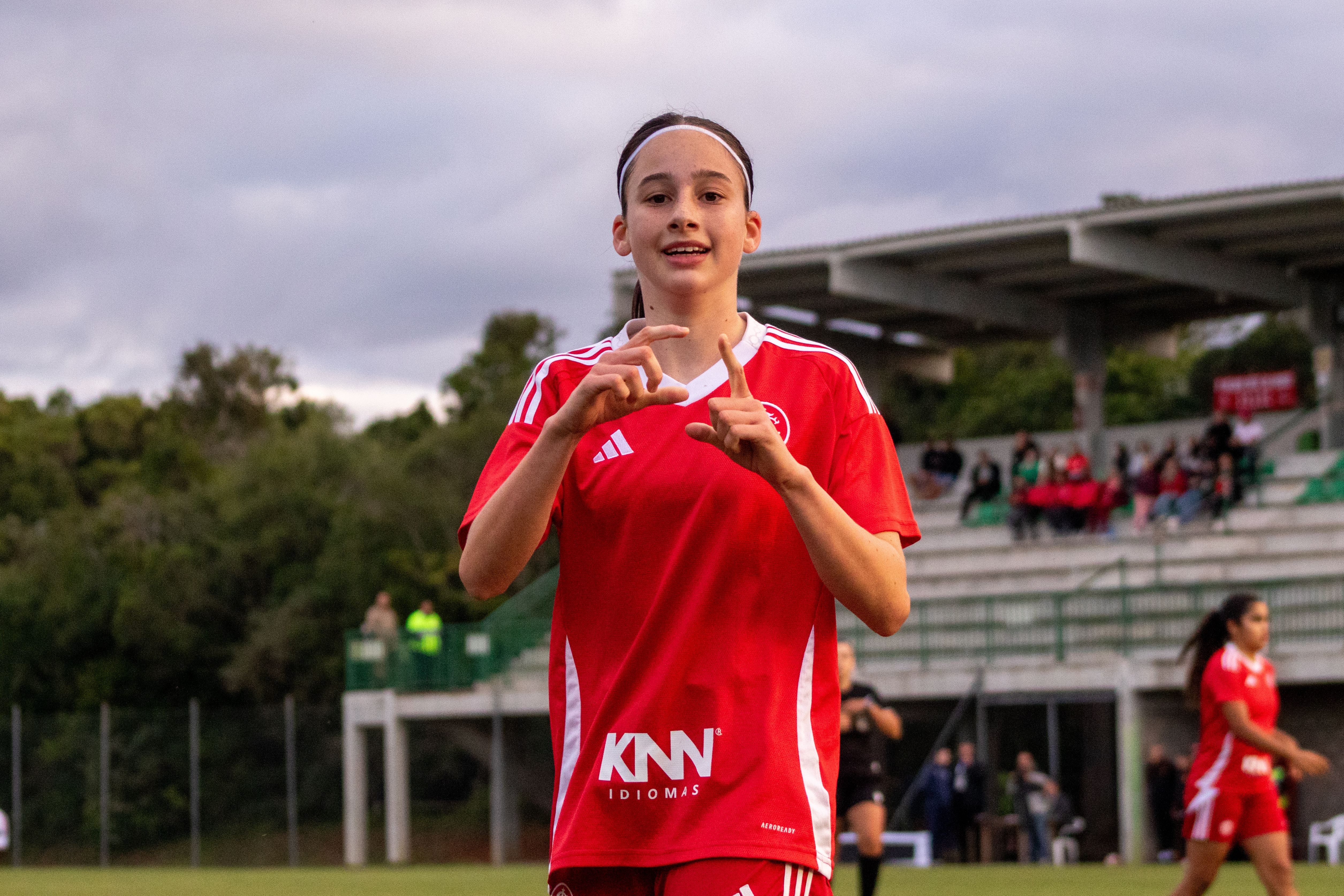 Sub-17 das Gurias Coloradas goleia o Atlético Rio Negro e mantém os 100% de aproveitamento no Brasileirão