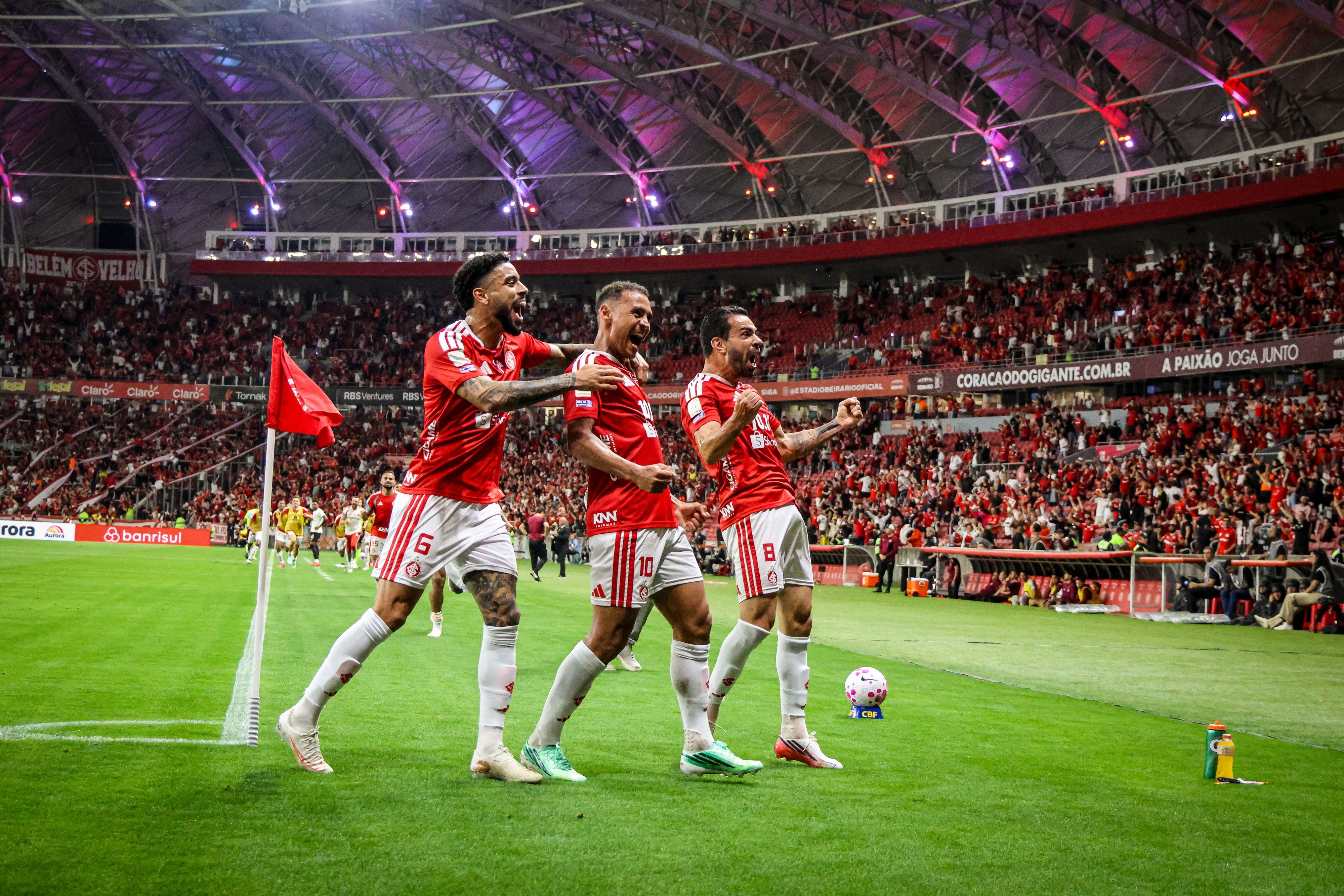 INTER VENCE O CORINTHIANS NO BEIRA-RIO!