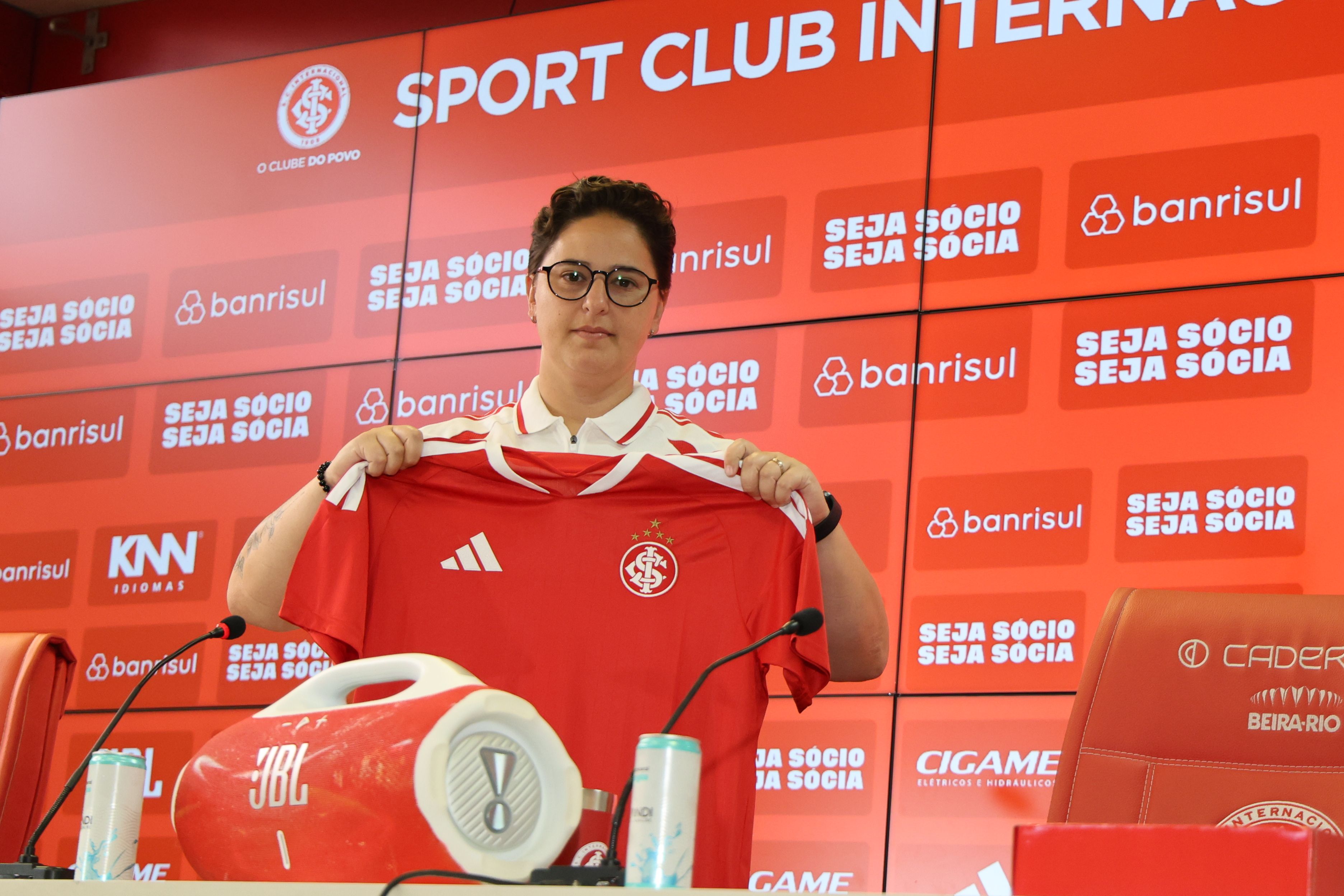 Inter apresenta Renata Armiliato como nova gerente de Futebol Feminino