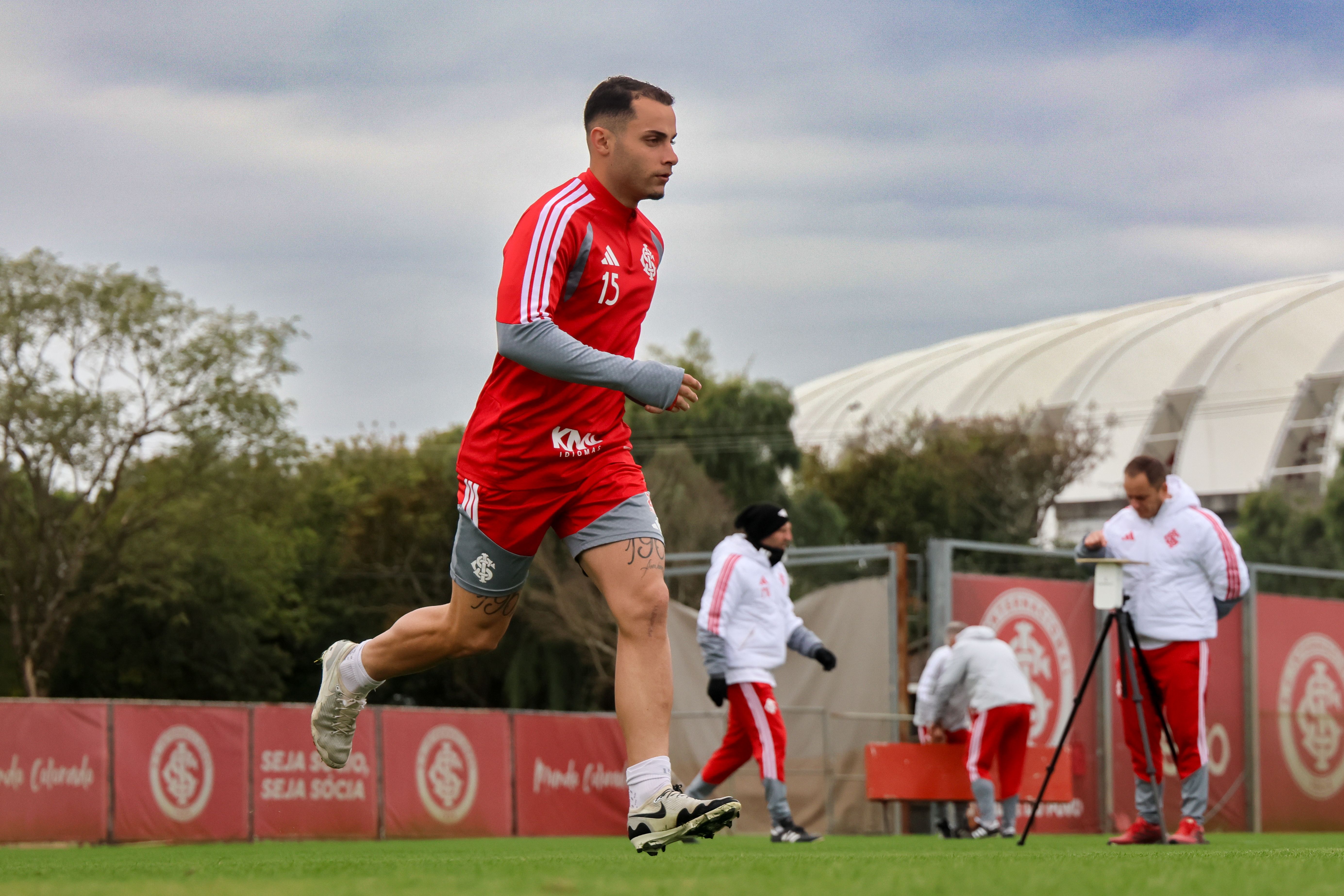 Penúltimo trabalho antes do Gre-Nal 453