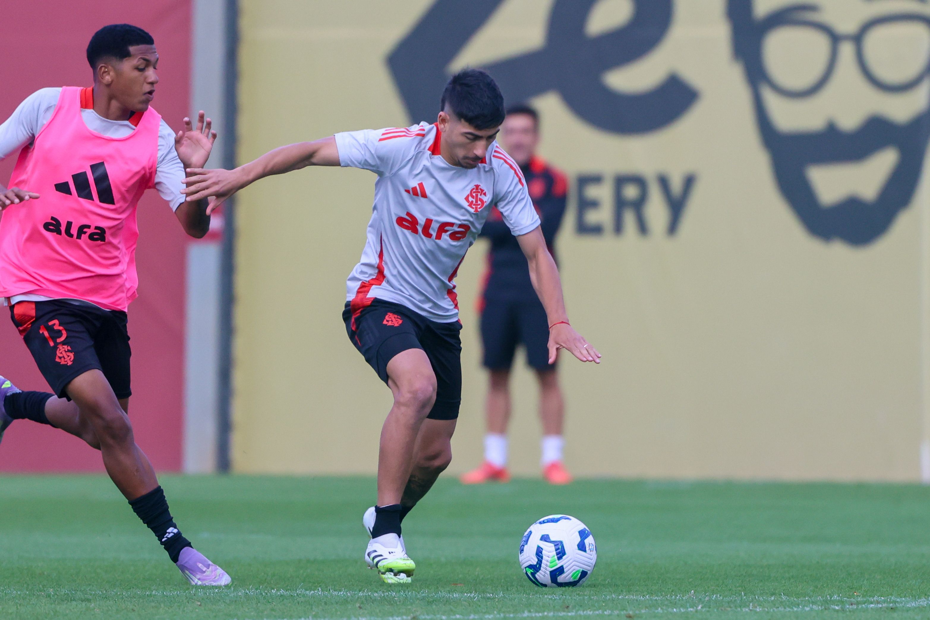 Colorado enfrenta o Santos pela 35ª rodada