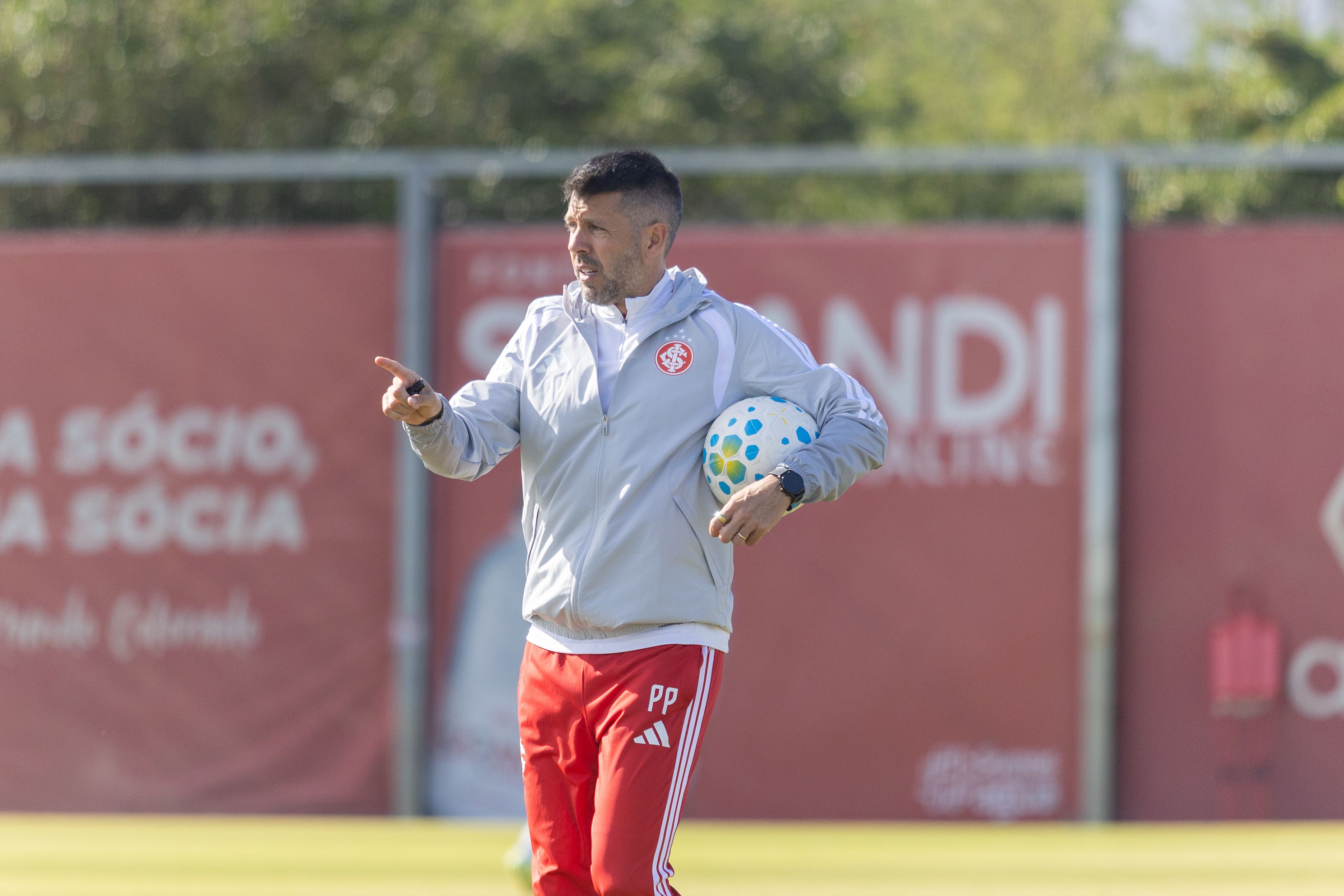Colorado enfrenta o Vasco pela 16ª rodada