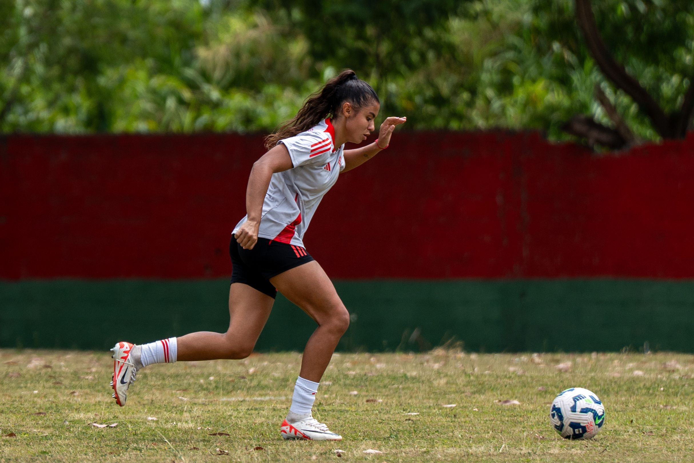 Gurias Coloradas encerram preparação para encarar o Minas Brasília
