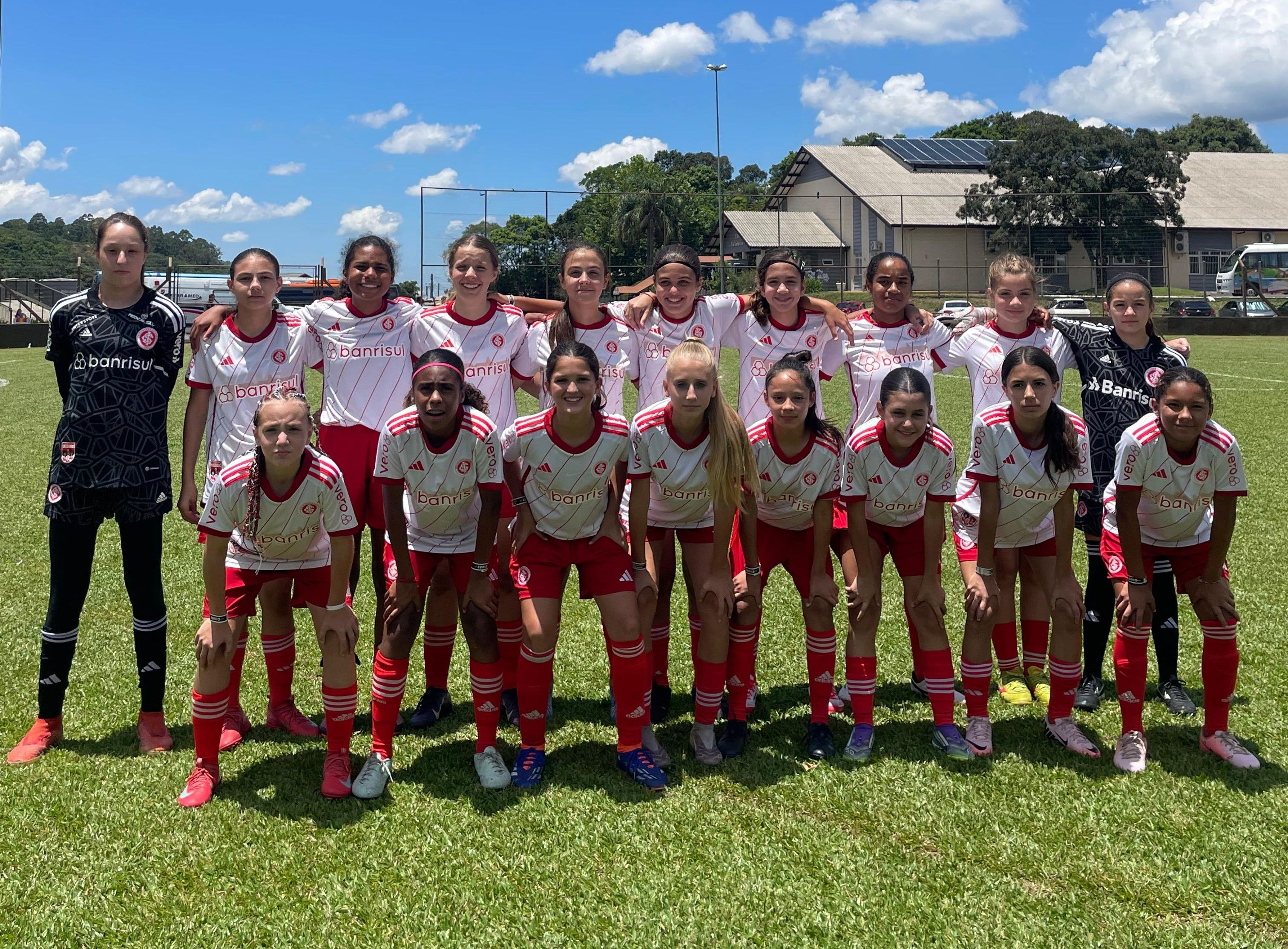 Em parceria com a Escola Rubra, Gurias Coloradas participam do 1º Festiva Infantil FGF 2025