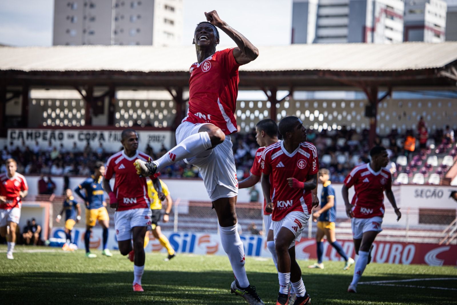 Celeiro de Ases goleia Retrô e se classifica para terceira fase da Copinha