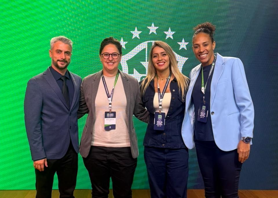 Renata Armiliato representa as Gurias Coloradas na segunda reunião do Grupo de T...