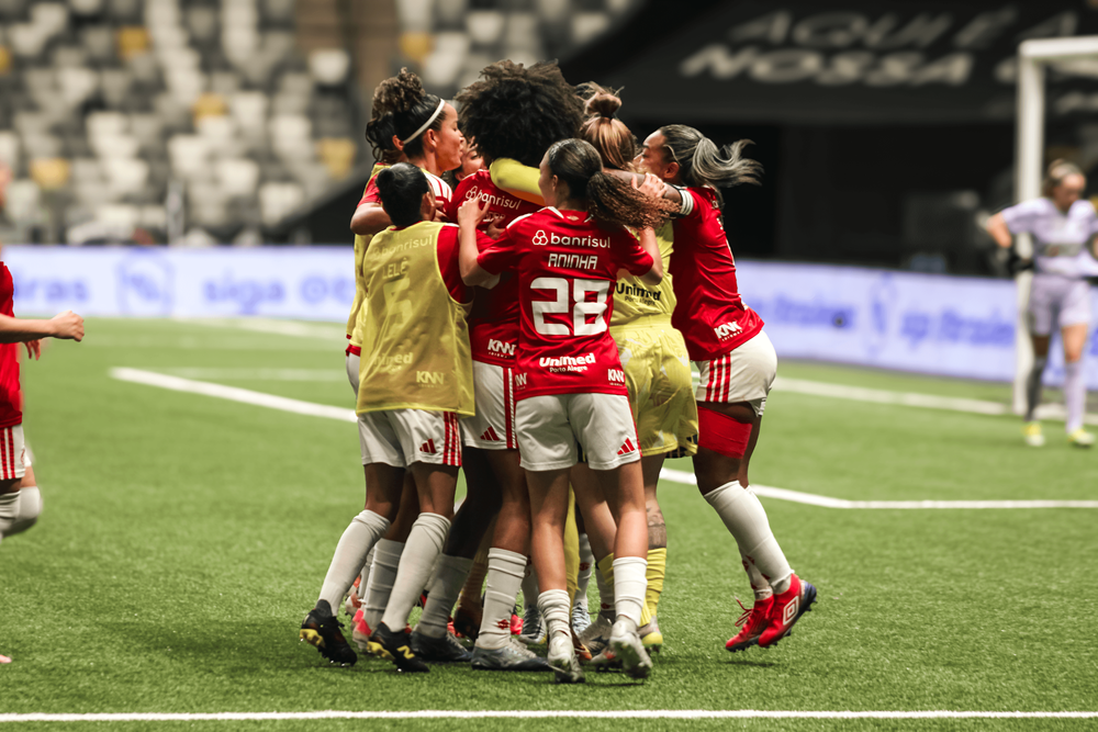 Gurias vencem o Atlético-MG nos pênaltis e avançam na Copa do Brasil