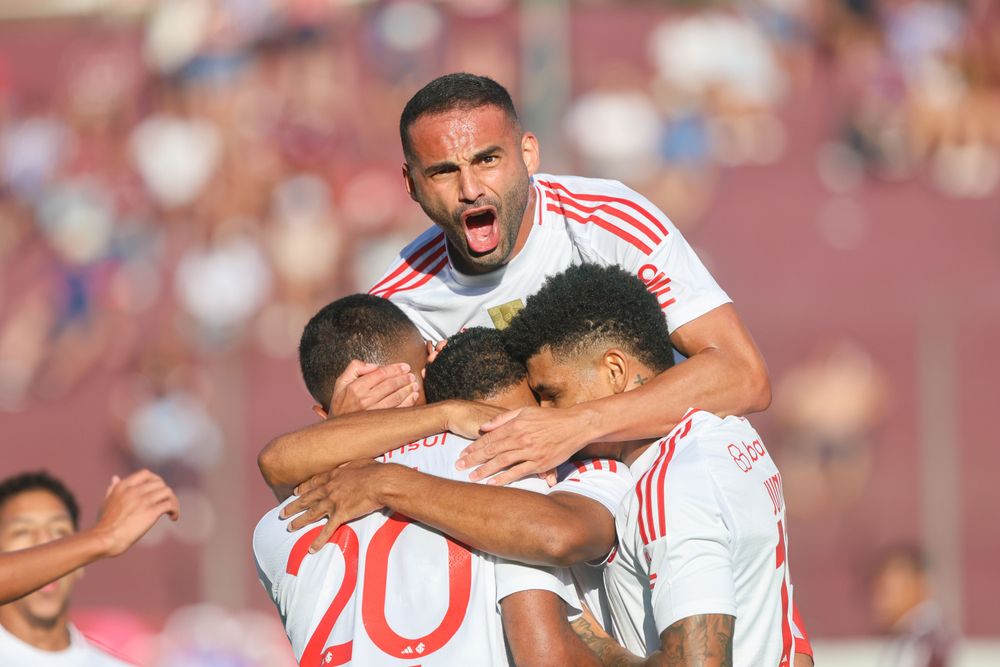 Inter vence e avança com a melhor campanha