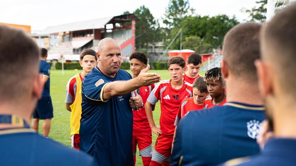 CT de Alvorada sedia curso Licença B da CBF Academy
