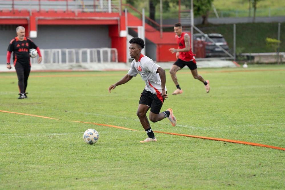 De olho no Gauchão, Internacional realiza terceiro treino em Alvorada
