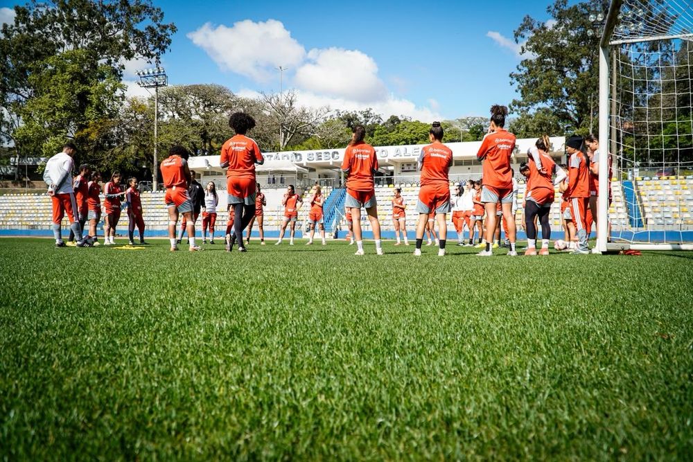 Gurias Coloradas realizam treinamento no Sesc de olho na segunda rodada do Gauch...