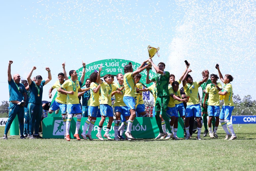 Cinco atletas do Celeiro conquistam Liga Evolução Sub-15 com a Seleção Brasileir...