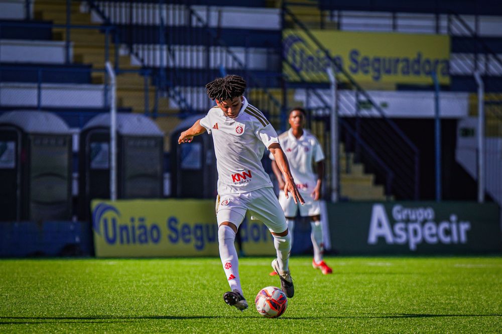 Inter vence Rio Grandense e garante a liderança do Gauchão Sub-15