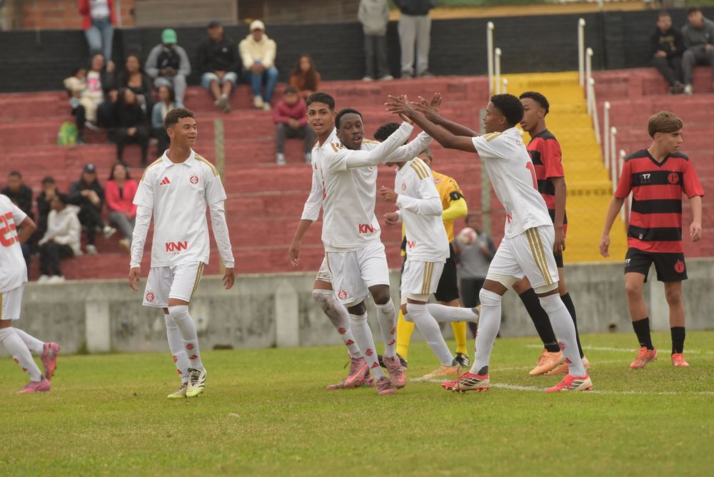 Sub-15 goleia o Progresso e mantém invencibilidade no Gauchão