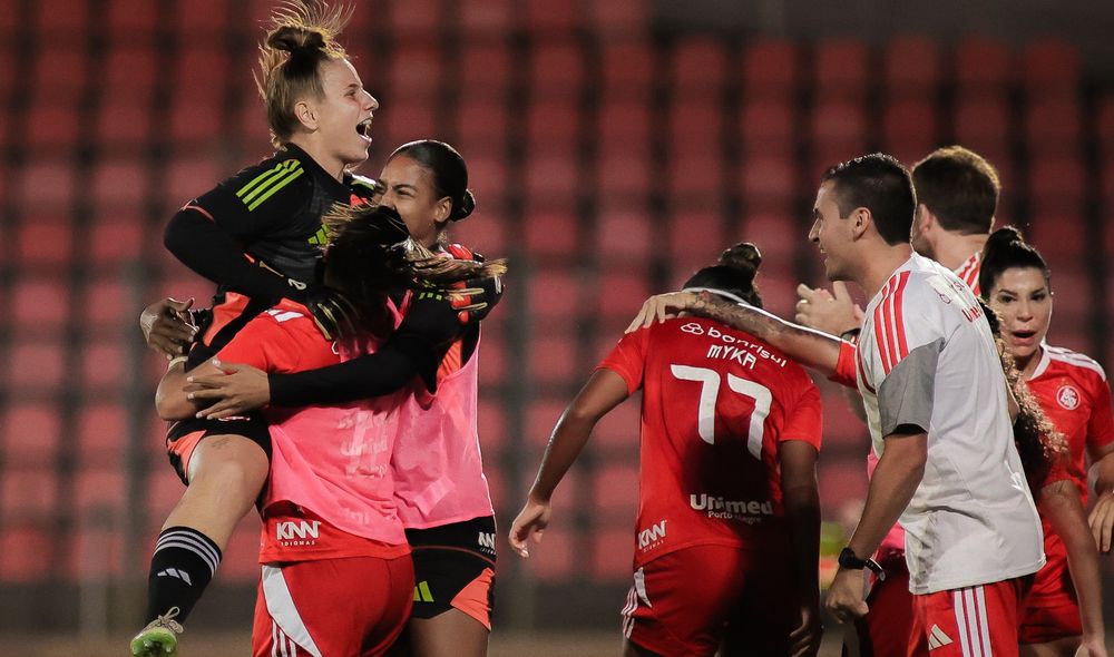 Gurias se impõem em Minas e vencem o Cruzeiro pelo Brasileiro