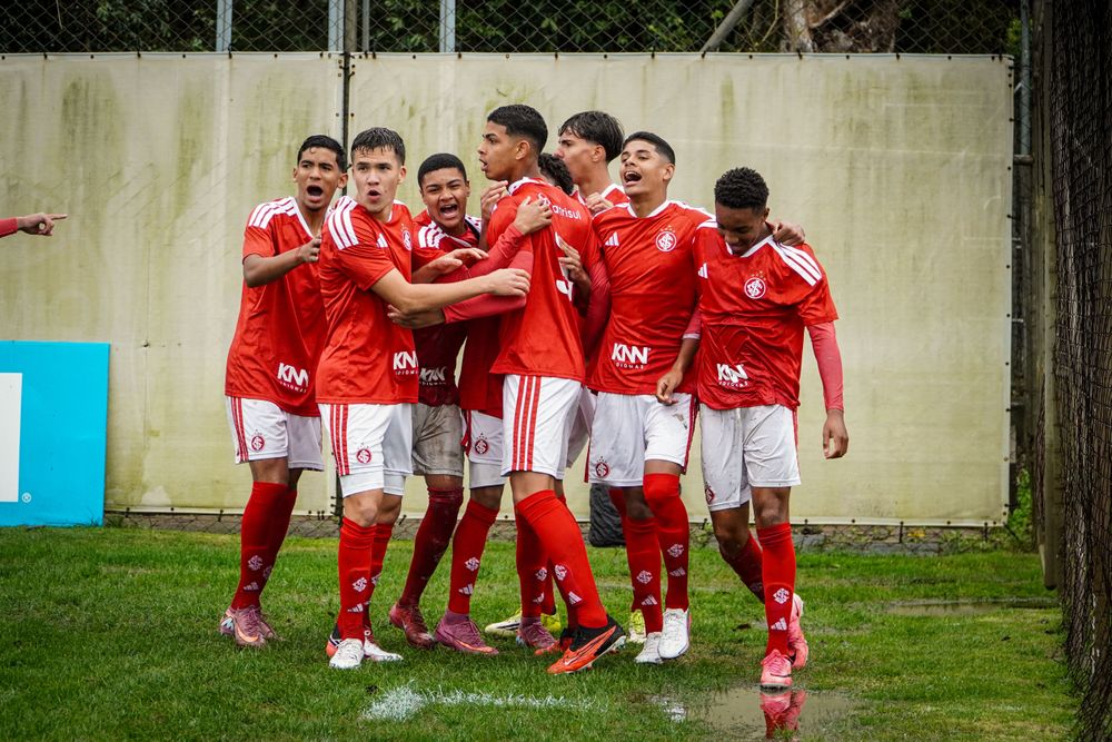 Celeiro vence clássico e sai em vantagem na semifinal do Gauchão Sub-15