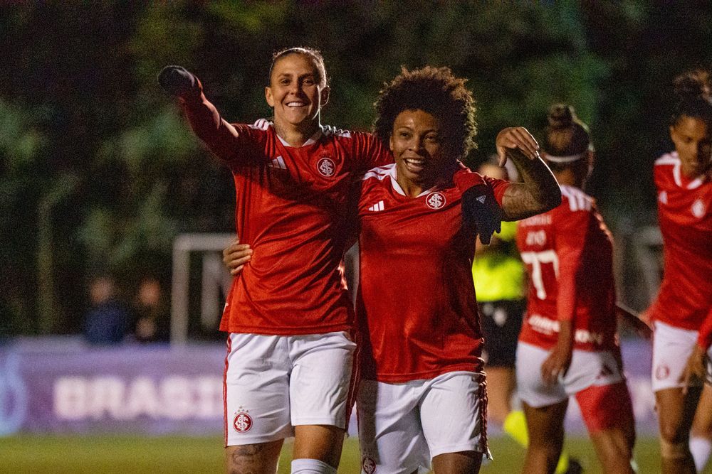 Gurias vencem a quarta consecutiva no Brasileirão