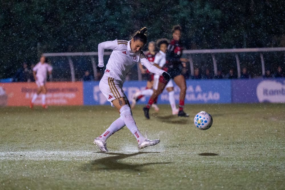 Gurias são superadas pelo Flamengo
