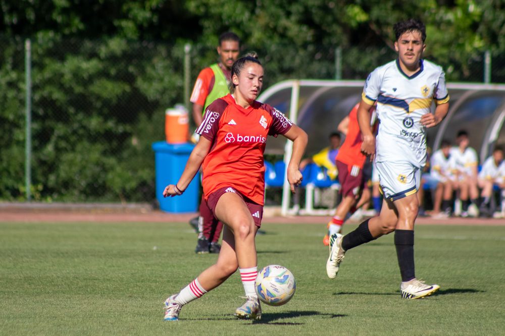 Sub-20 das Gurias Coloradas mantém ritmo forte na preparação para a Copinha Femi...