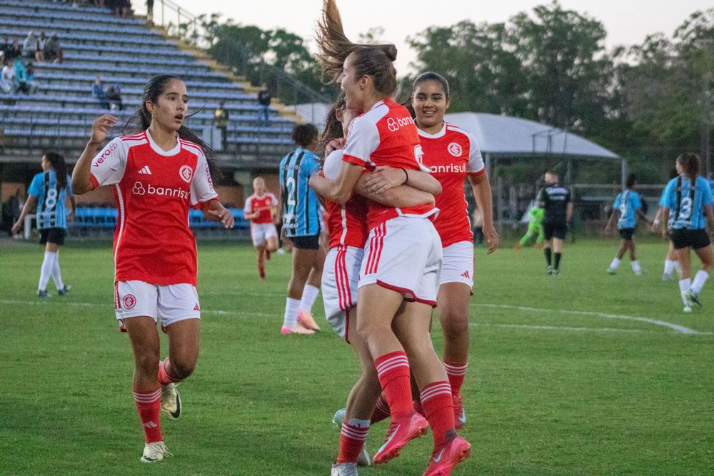 Gurias Coloradas abrem vantagem na final do Gauchão Sub-17
