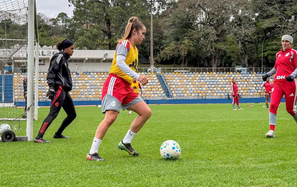 Gurias Coloradas iniciam penúltima semana de intertemporada