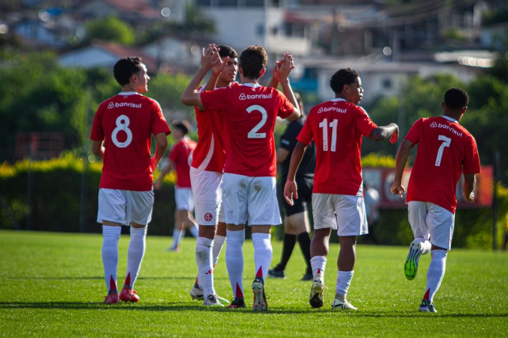 Resultados positivos marcam a terça-feira da base colorada
