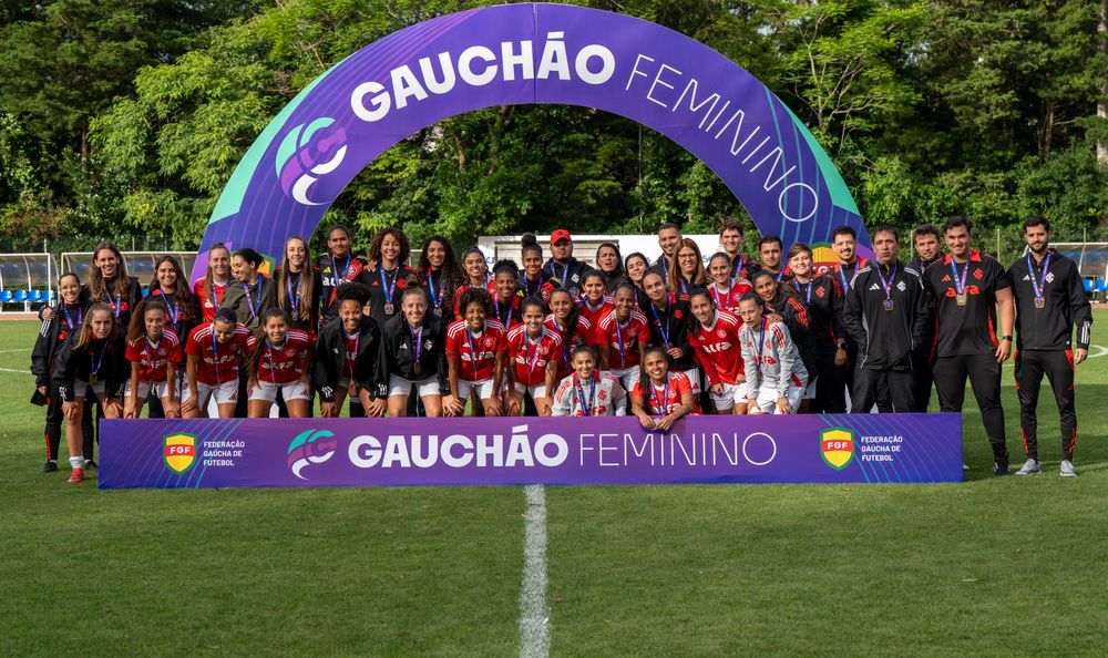 Gurias Coloradas goleiam o Brasil na decisão do terceiro lugar