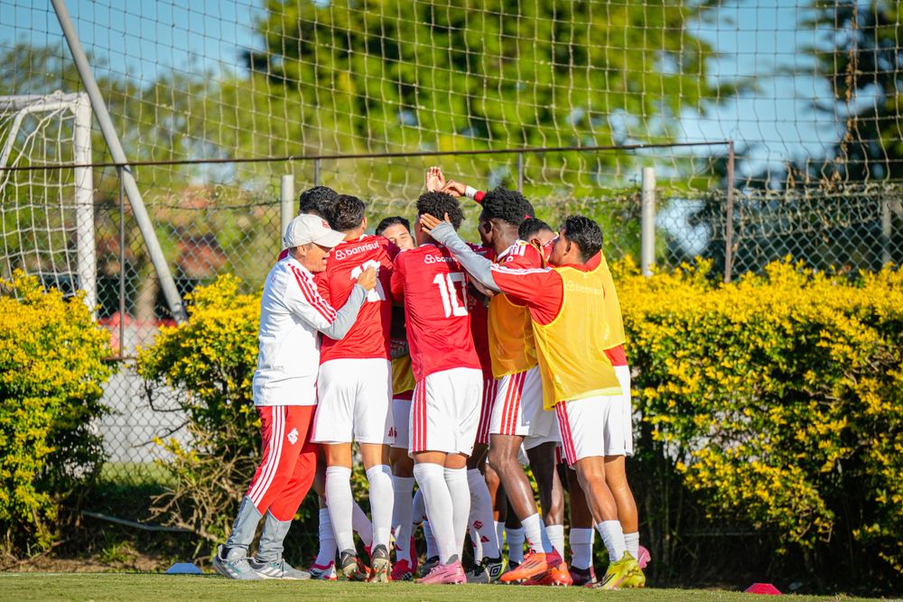 Sub-20 vence o Atlético-GO