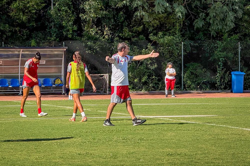 Gurias Coloradas iniciam semana de treinos durante a Data FIFA visando sequência...