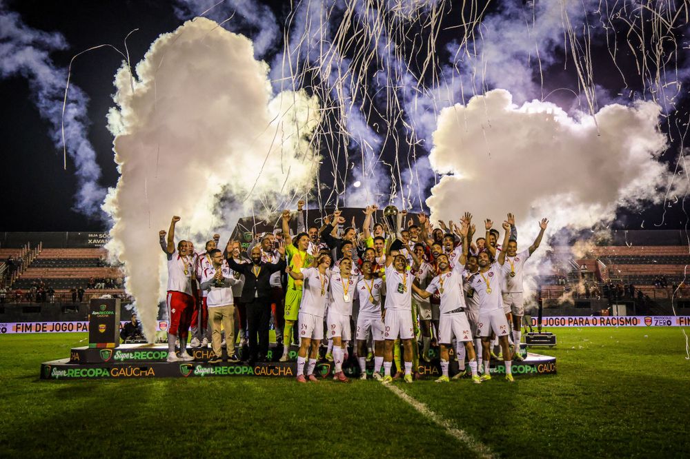 Inter vira, vence e conquista a Recopa Gaúcha