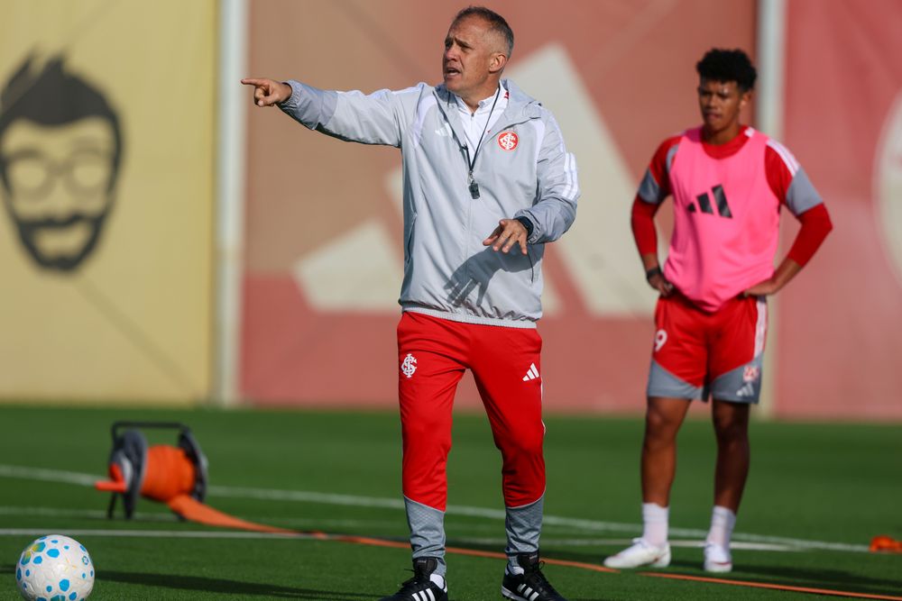 Eduardo Baptista comanda primeiro no CT