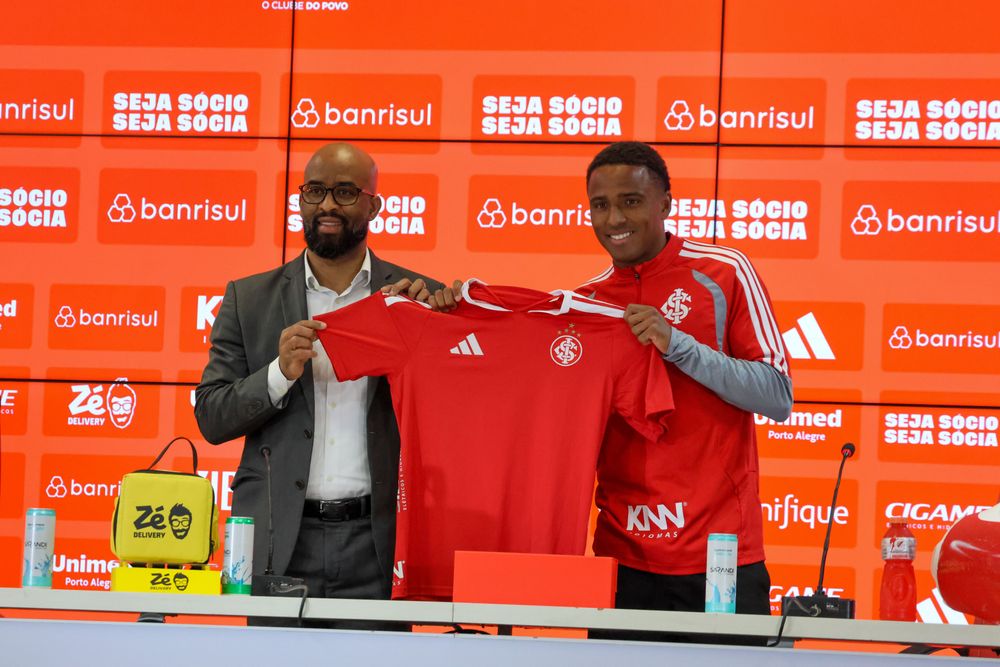 Niclas Eliasson: "Sempre sonhei em jogar no Brasil, ainda mais em um Clube com t...